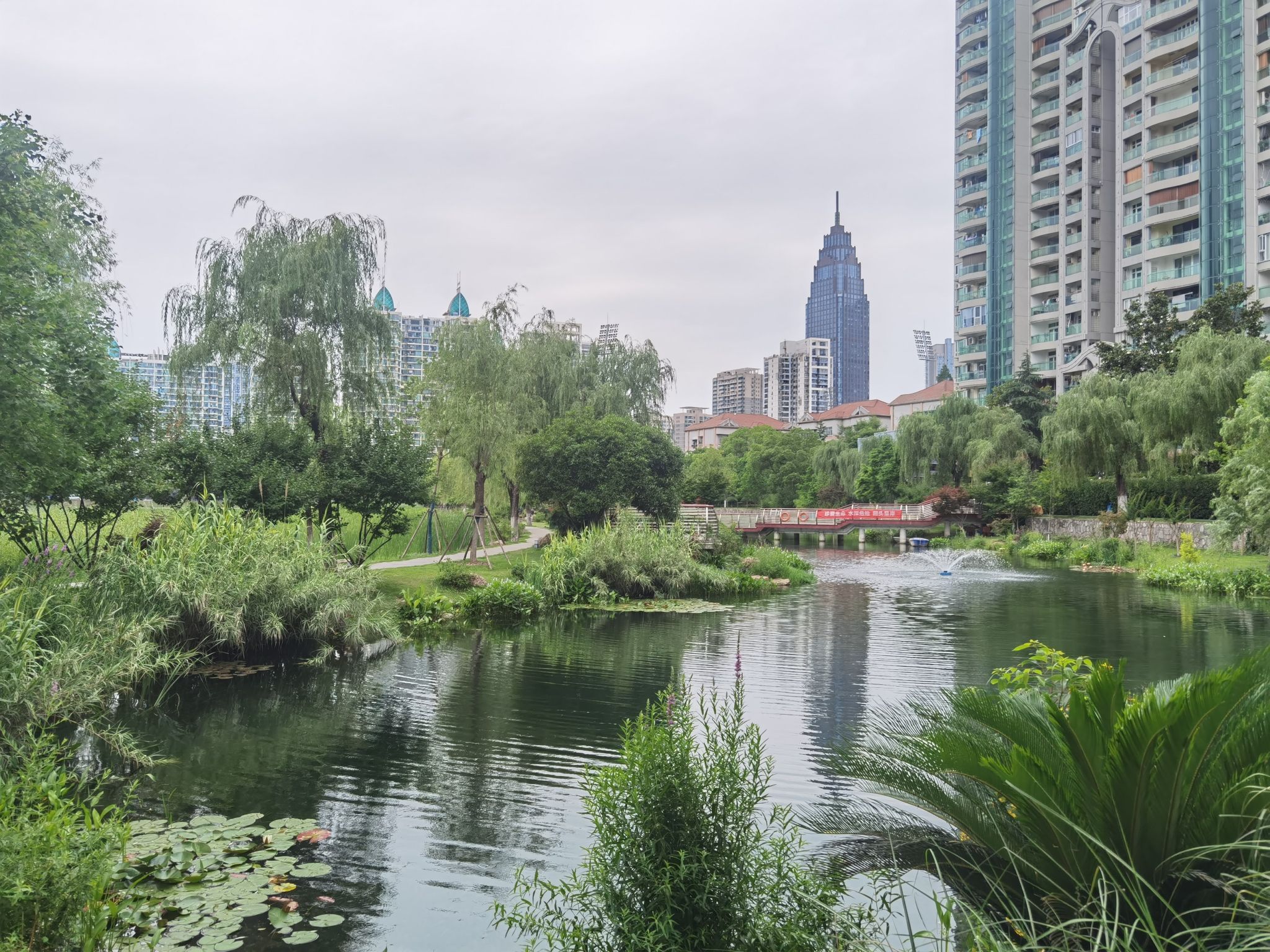 西北湖广场旅行图片 1
