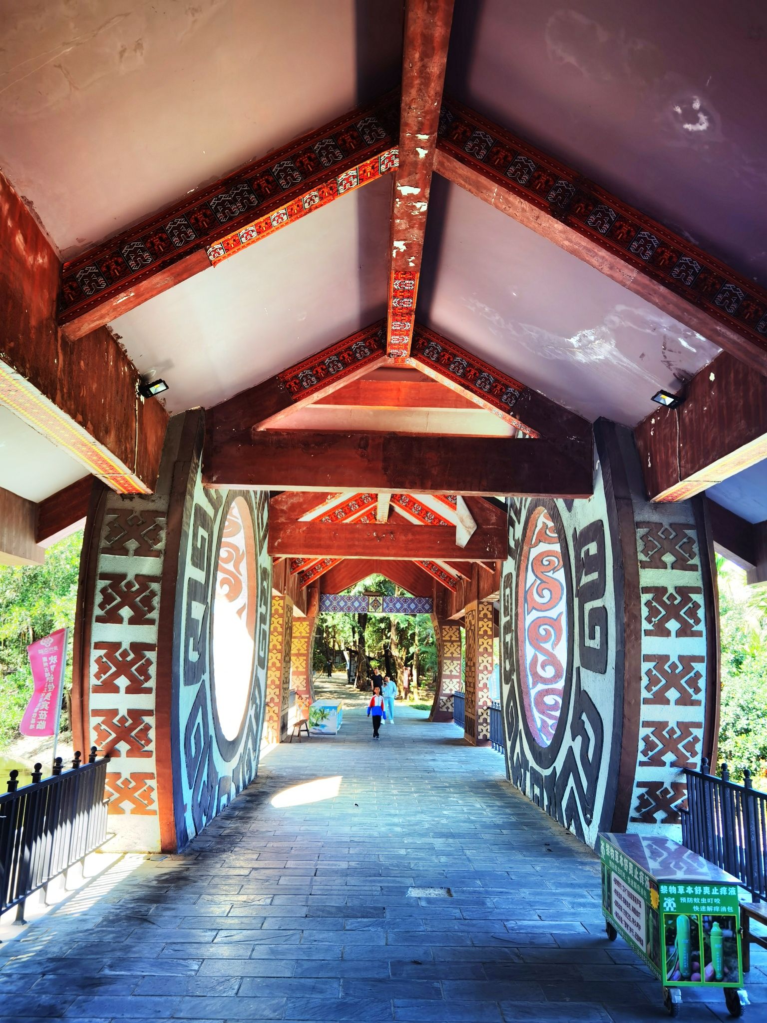 崖州古越民族文化特色餐饮基地