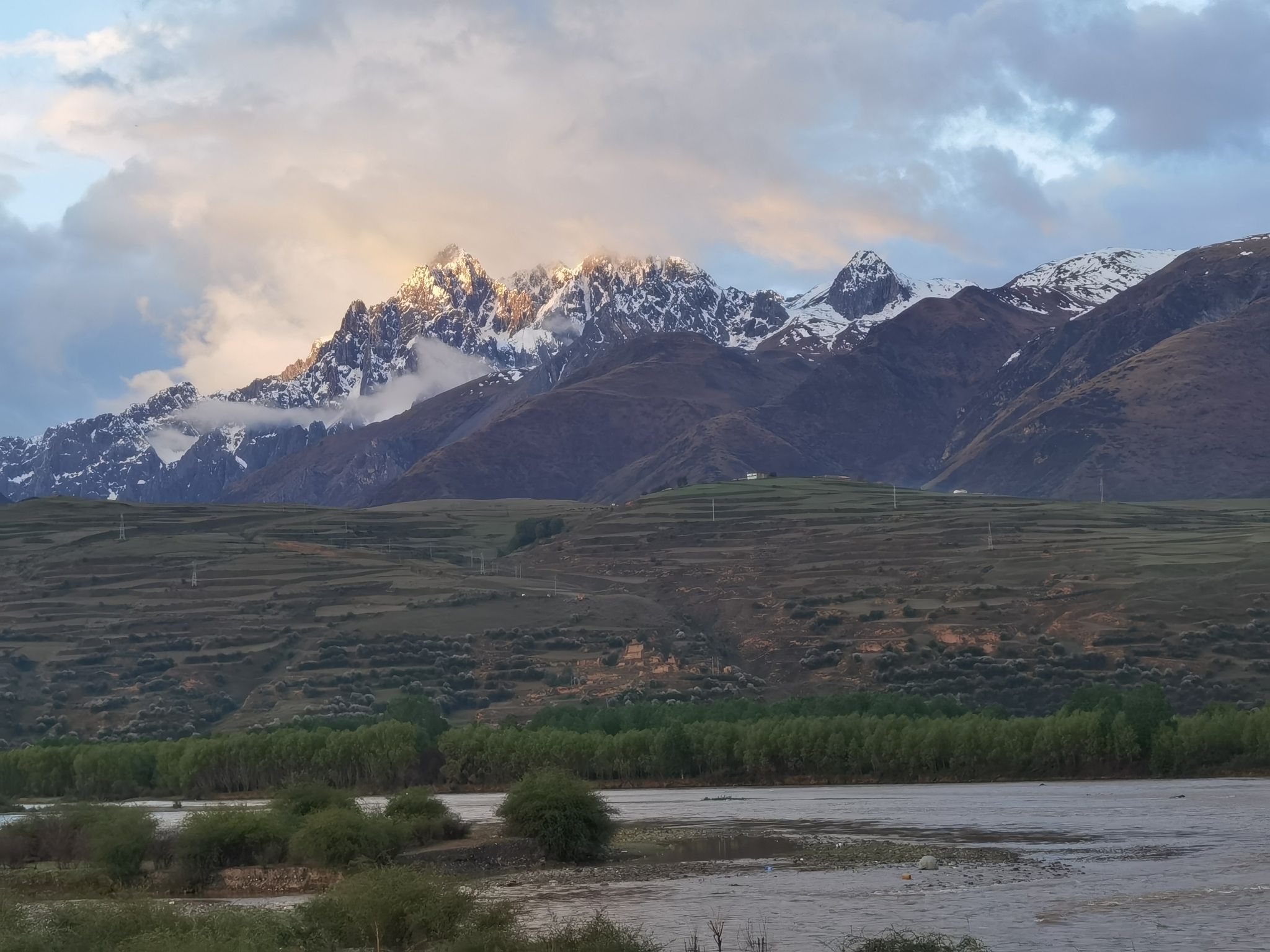 甘孜县雅砻江观景台旅行图片 1