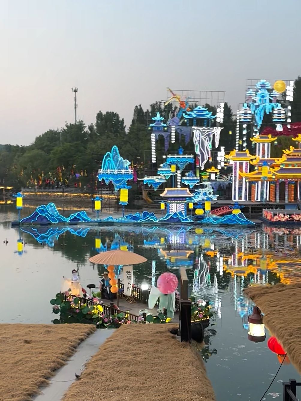 淄博花灯齐彩城旅行图片 2
