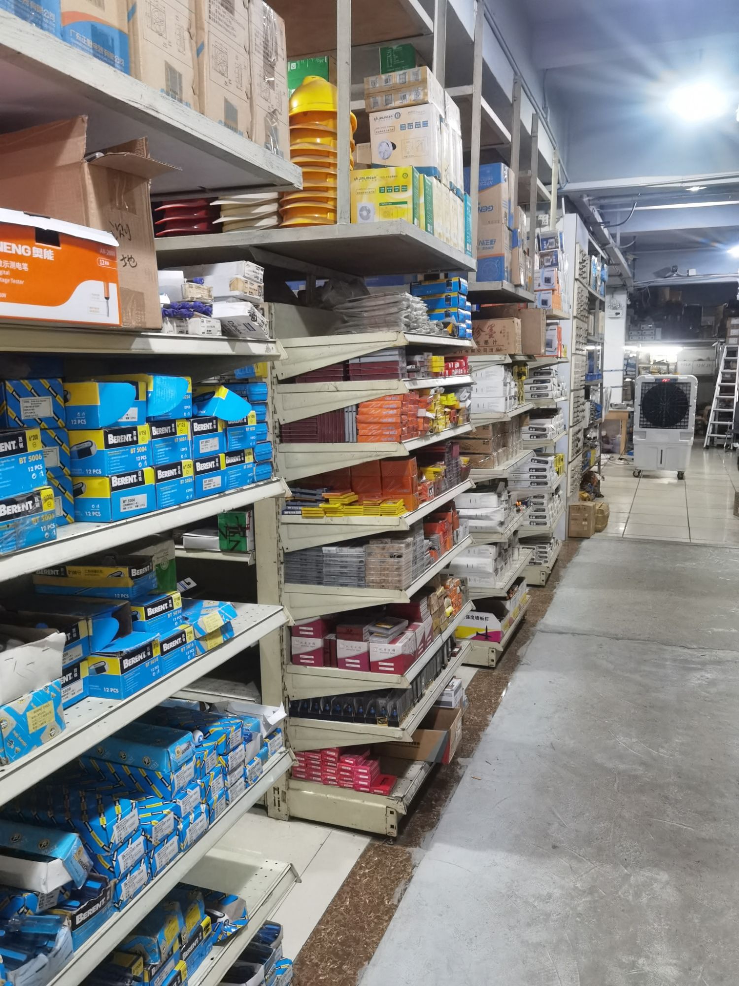 祥和鑫五金·机电·交电·灯饰·水暖·夹板·水管·电箱批发