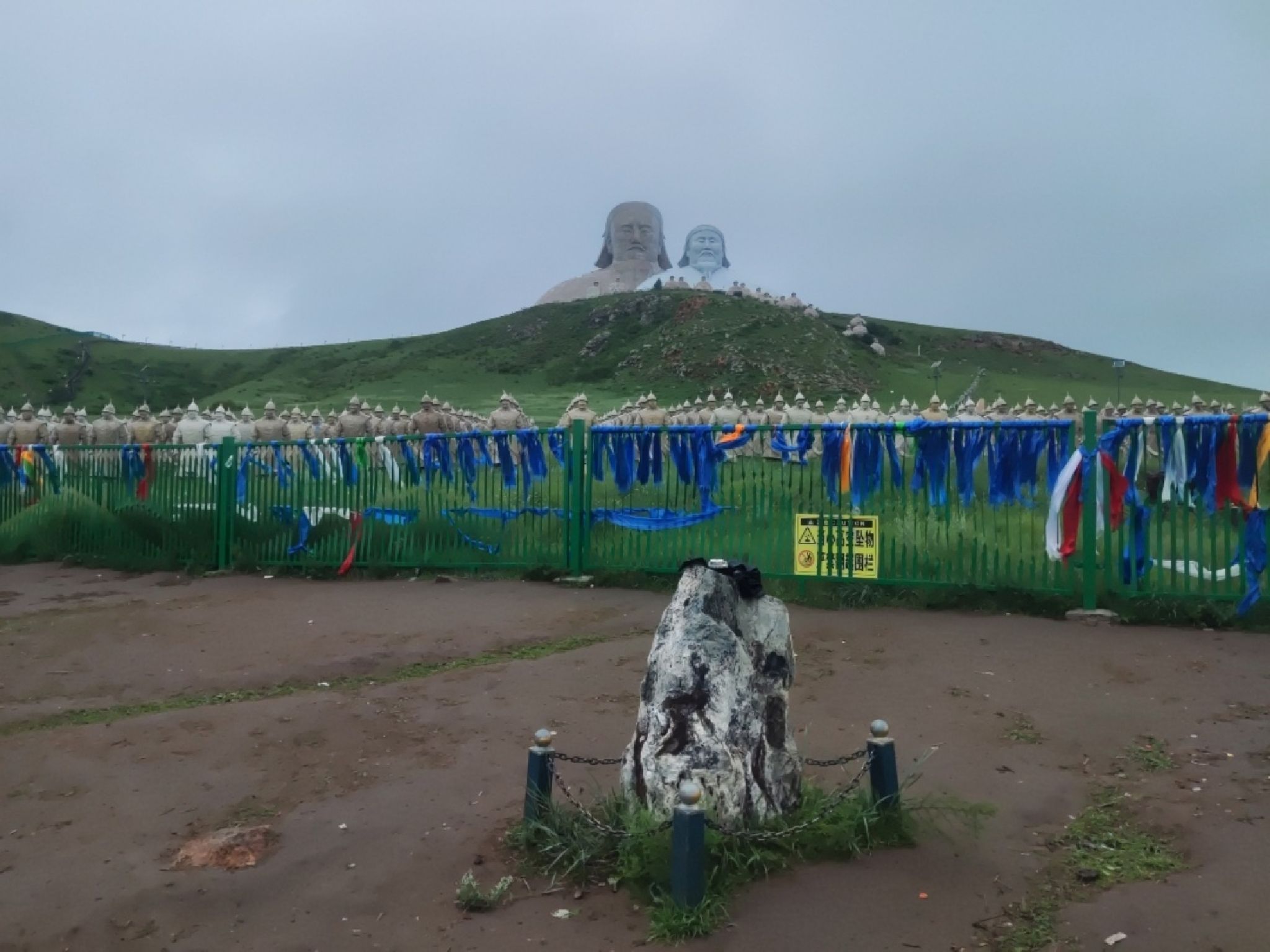 可汗山旅行图片 1