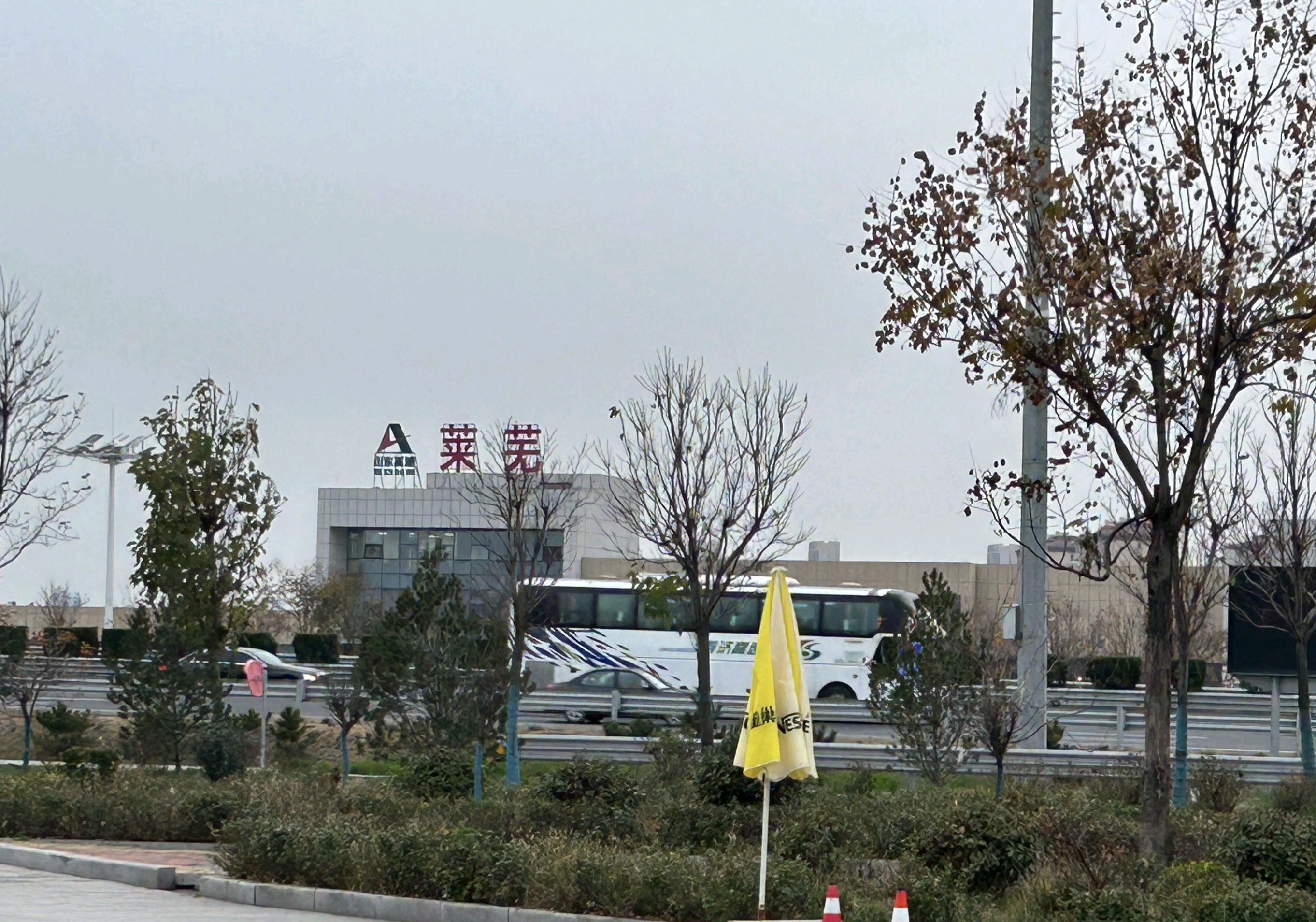 莱芜西收费站(S26莱泰高速出口)