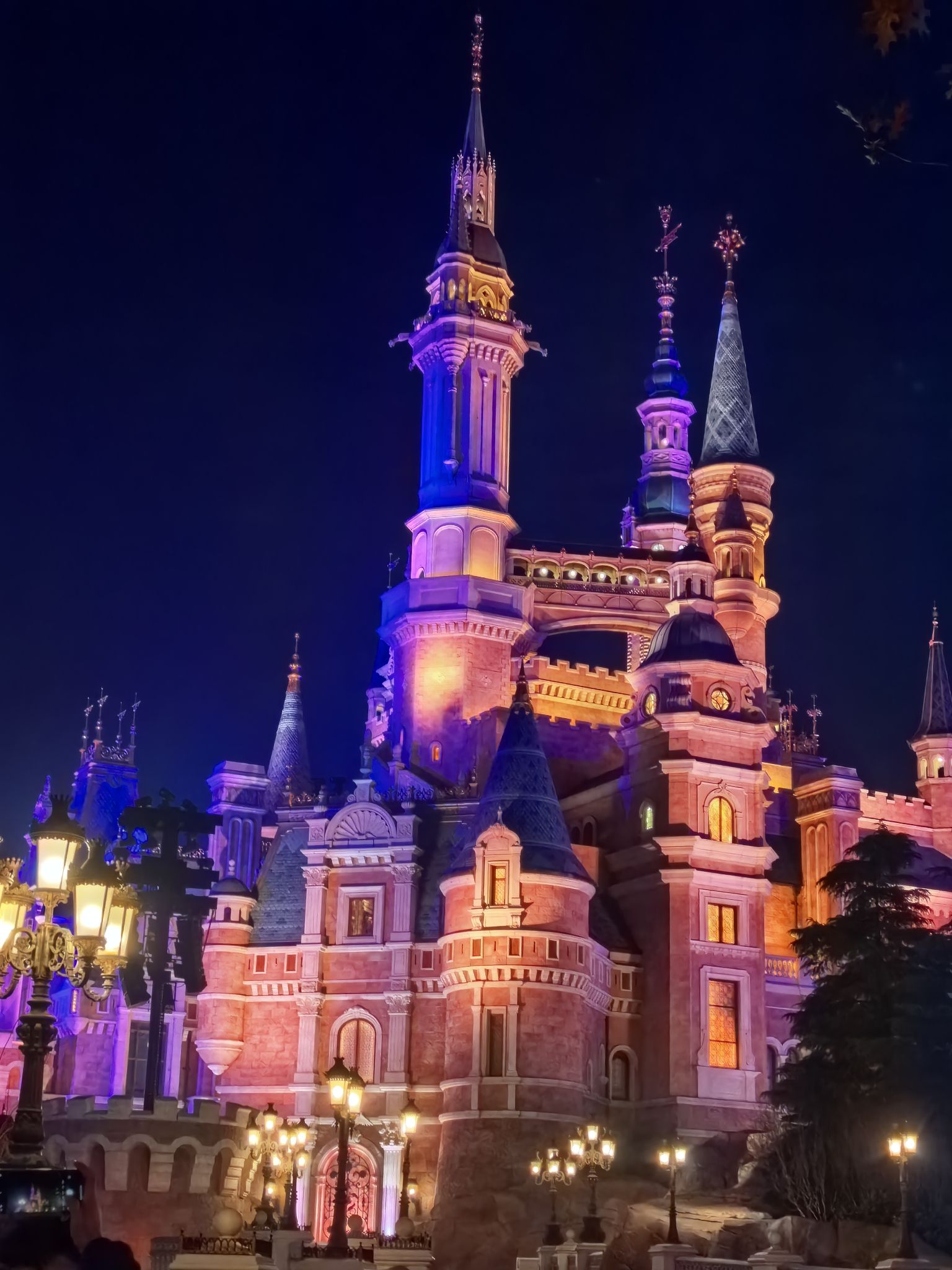 场地封面-迪士尼小镇湖畔区