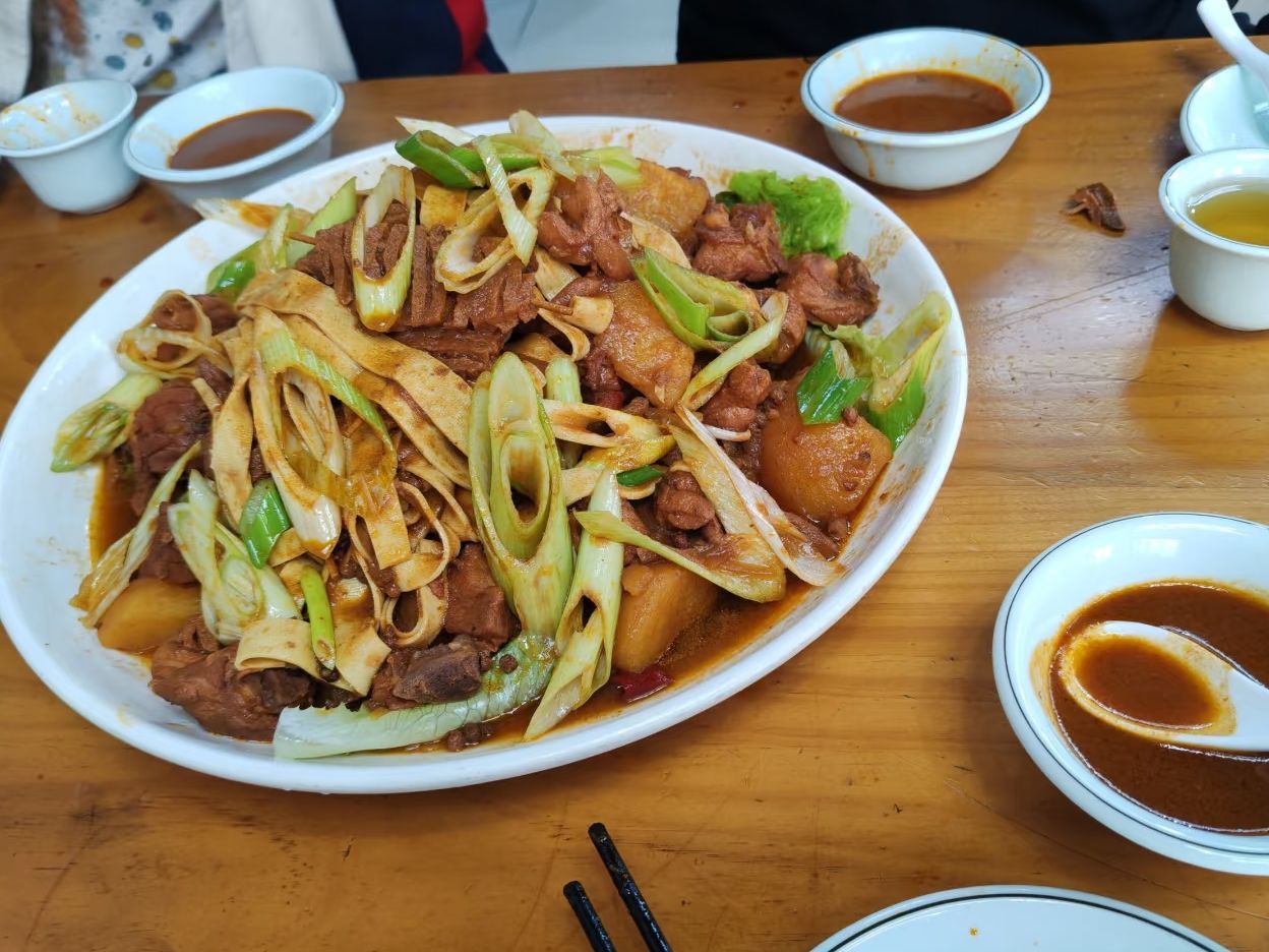 养生大盘鸡(飞龙花苑店)内部环境