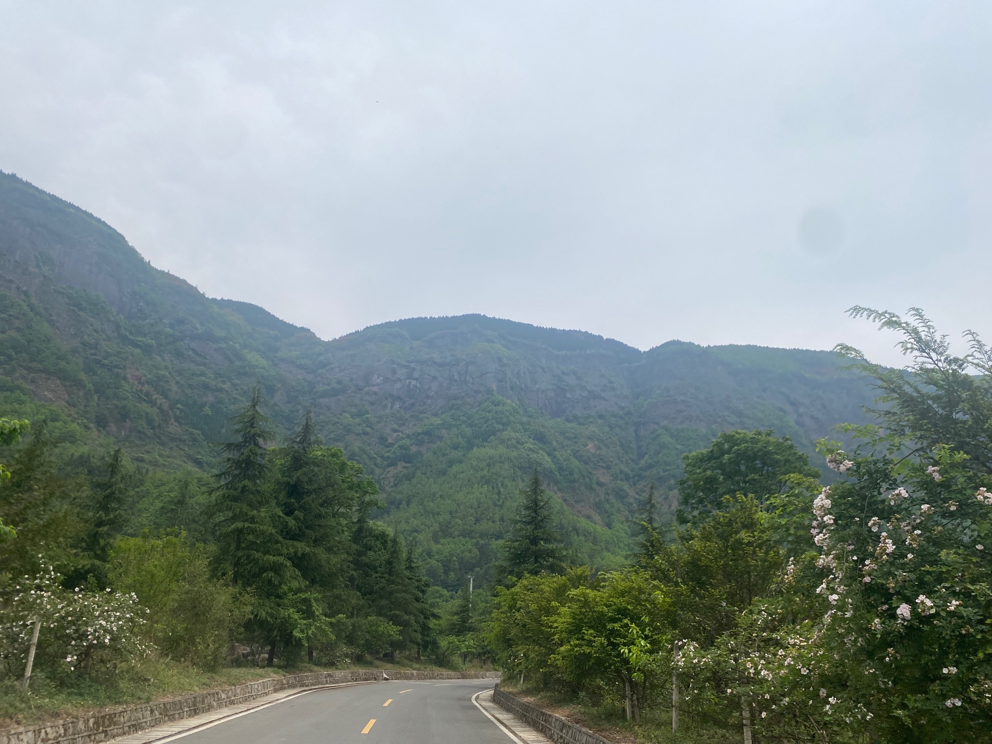 天山飞瀑景点旅行图片 1
