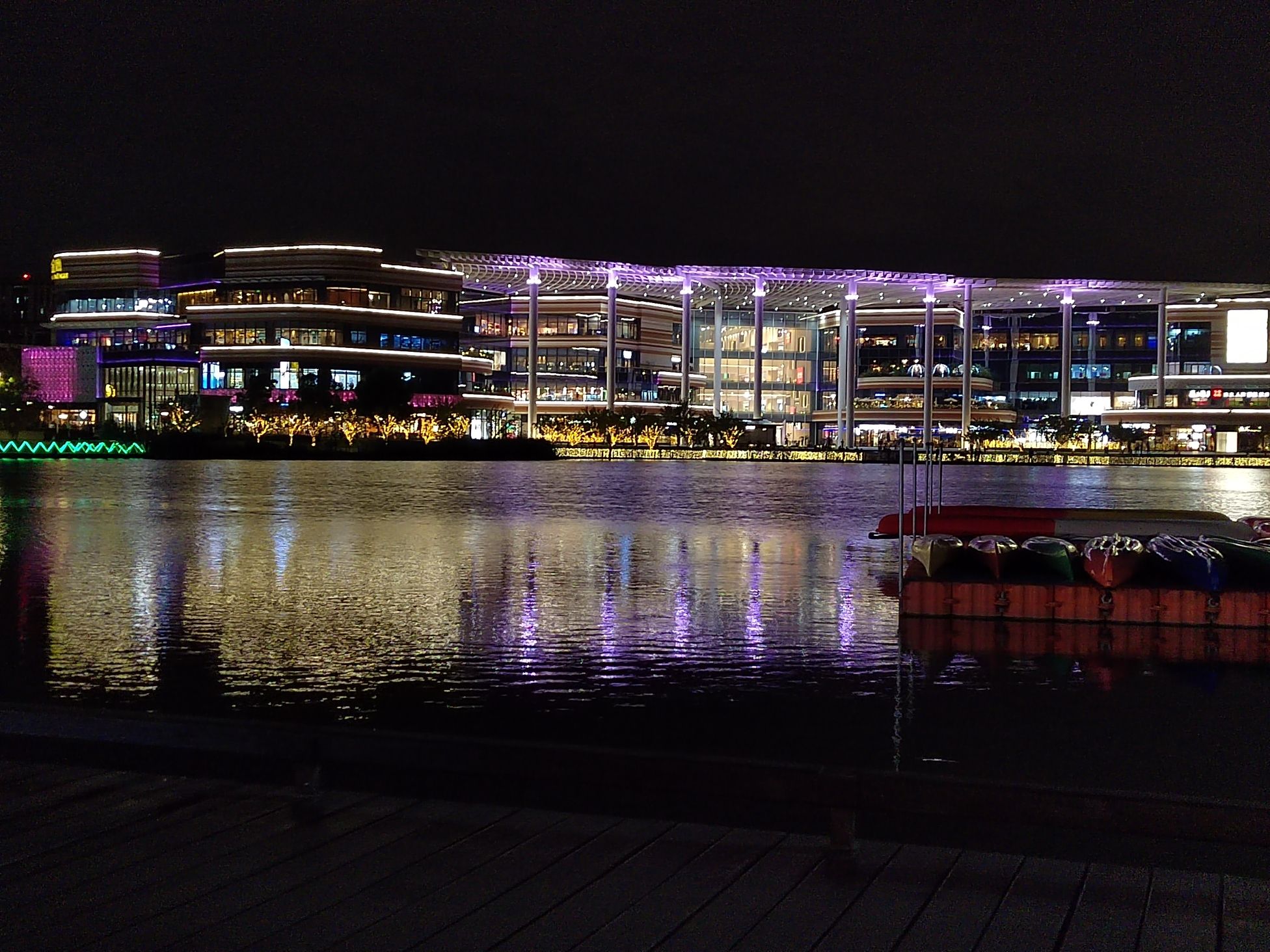 金鹰湖滨天地A区B馆