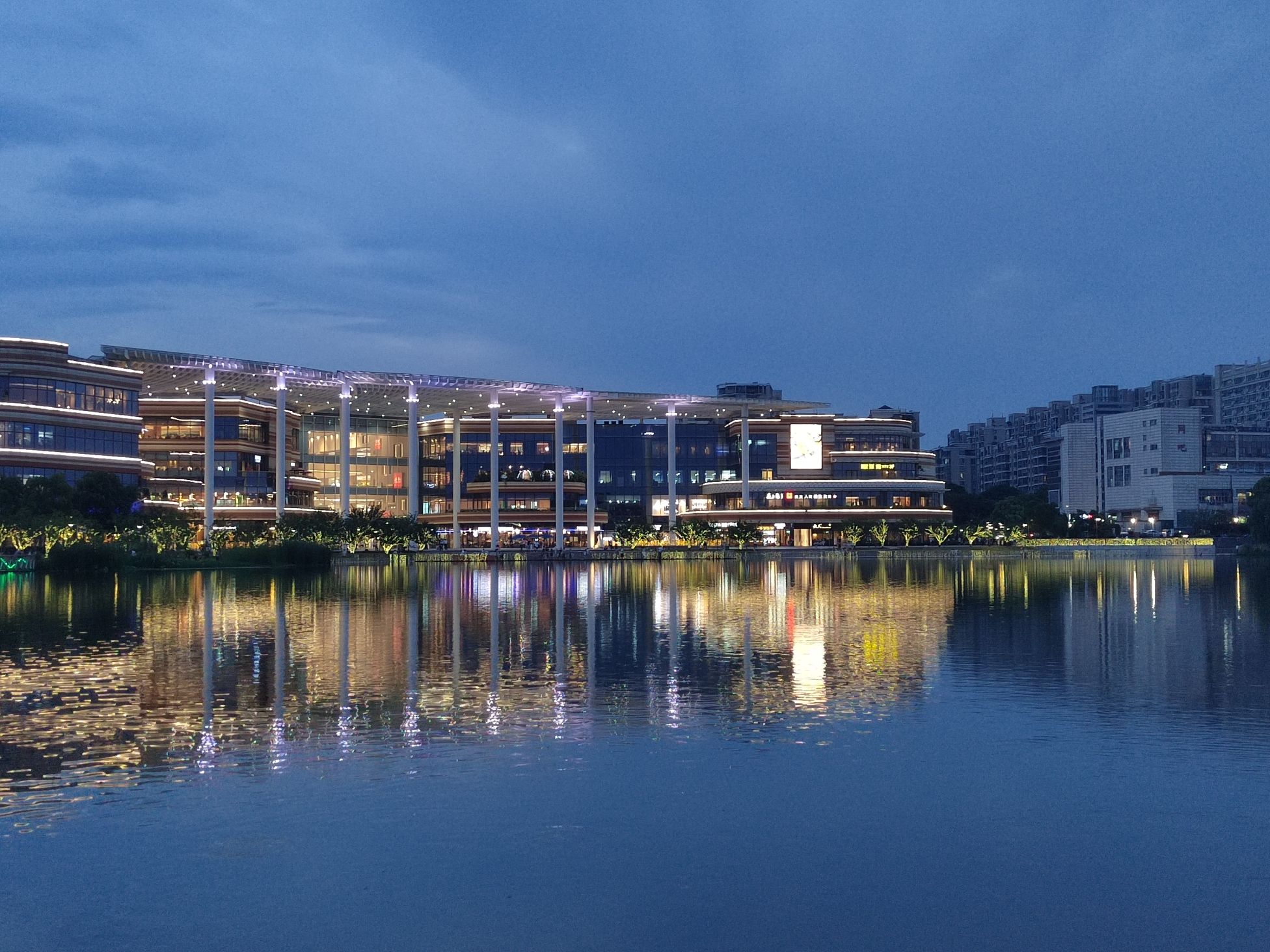 金鹰湖滨天地A区B馆