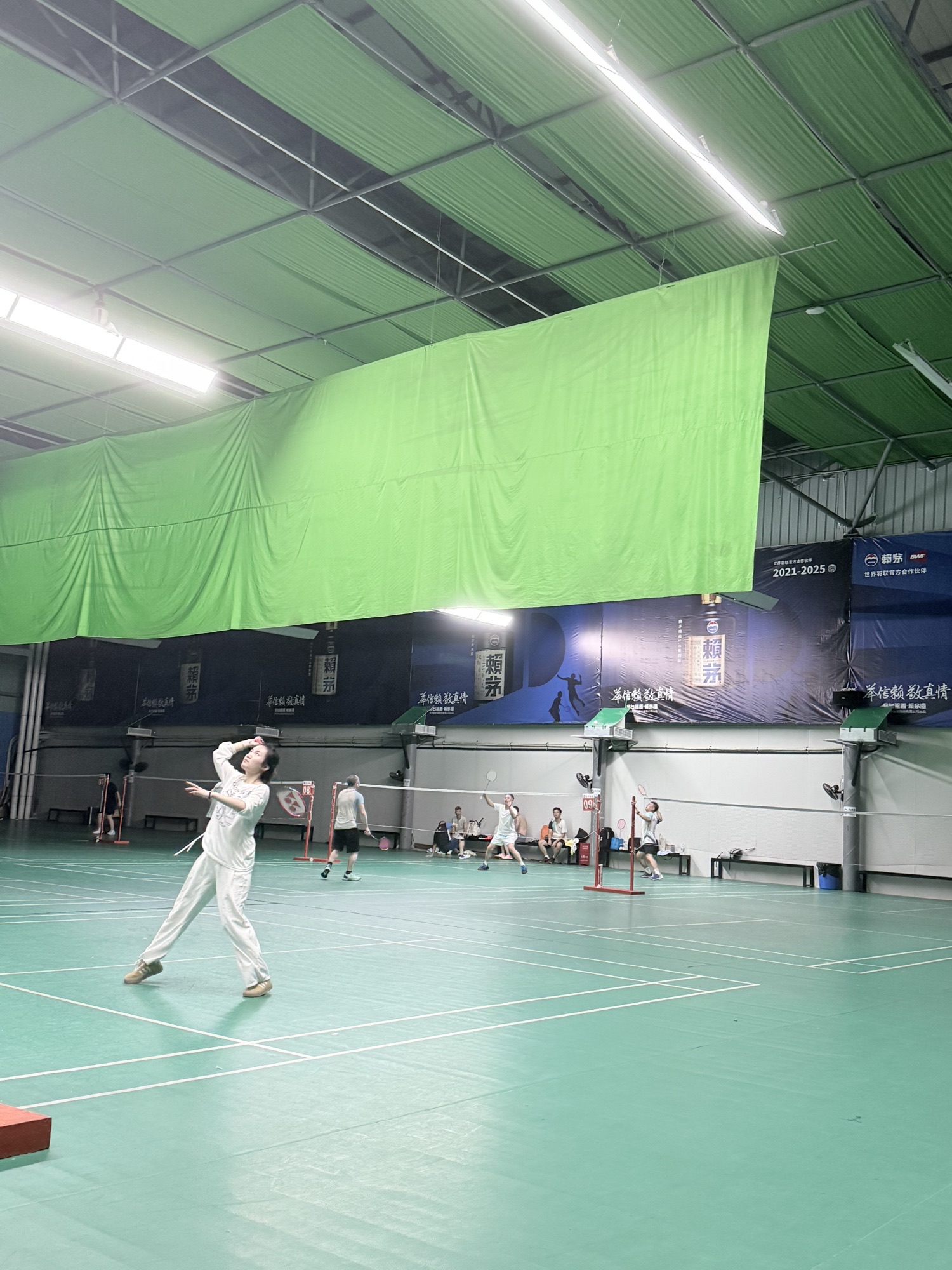 场地封面-谁羽争峰羽毛球生活馆