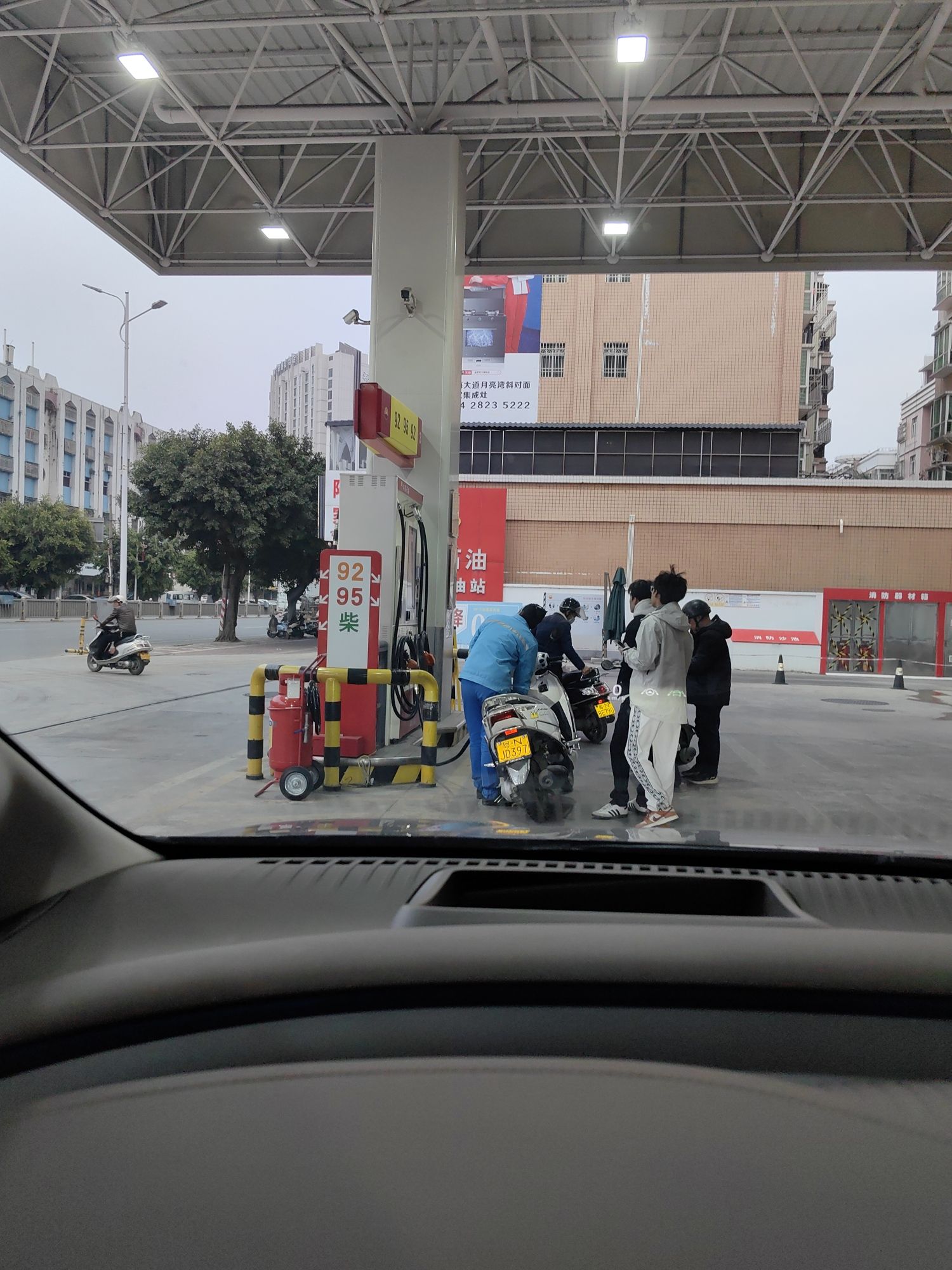 中国石油红星荔园加油站