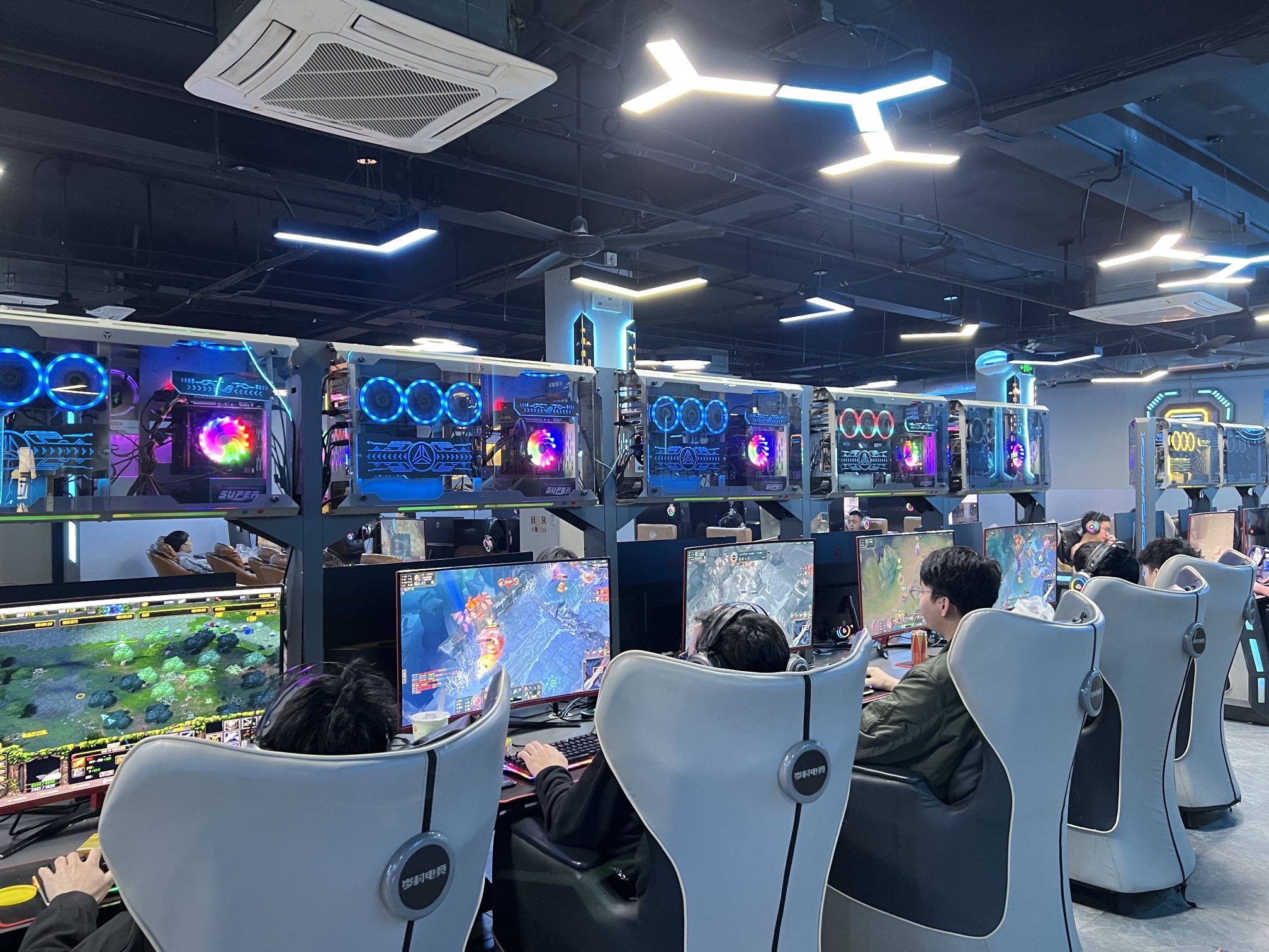 岑村电竞馆(台球俱乐部)