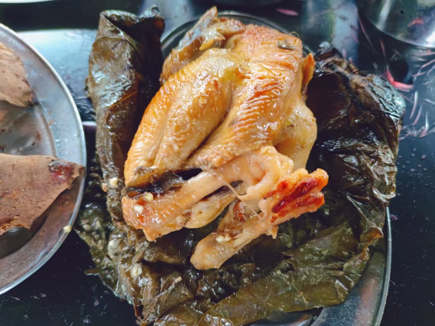 御霞苑泥烩鸡休闲农庄