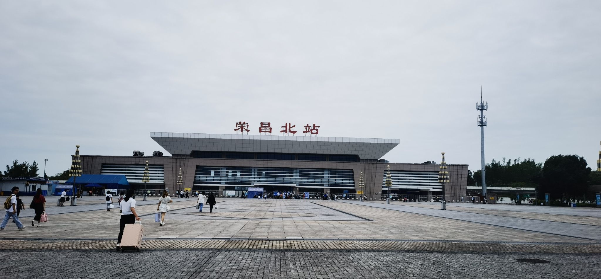 荣昌北站站前广场
