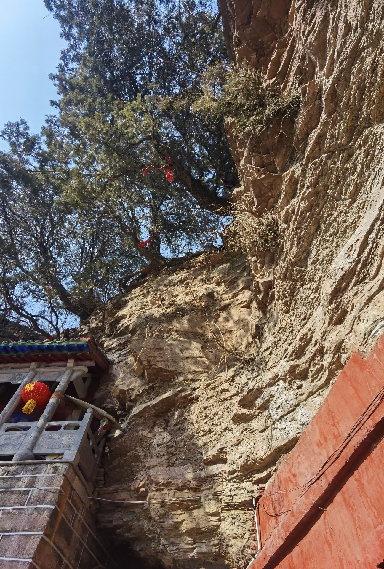 谎神岩旅行图片 1