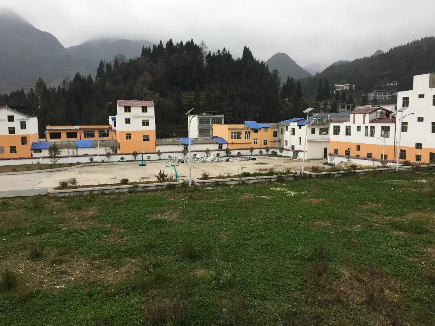 关寨镇休闲广场旅行图片 2