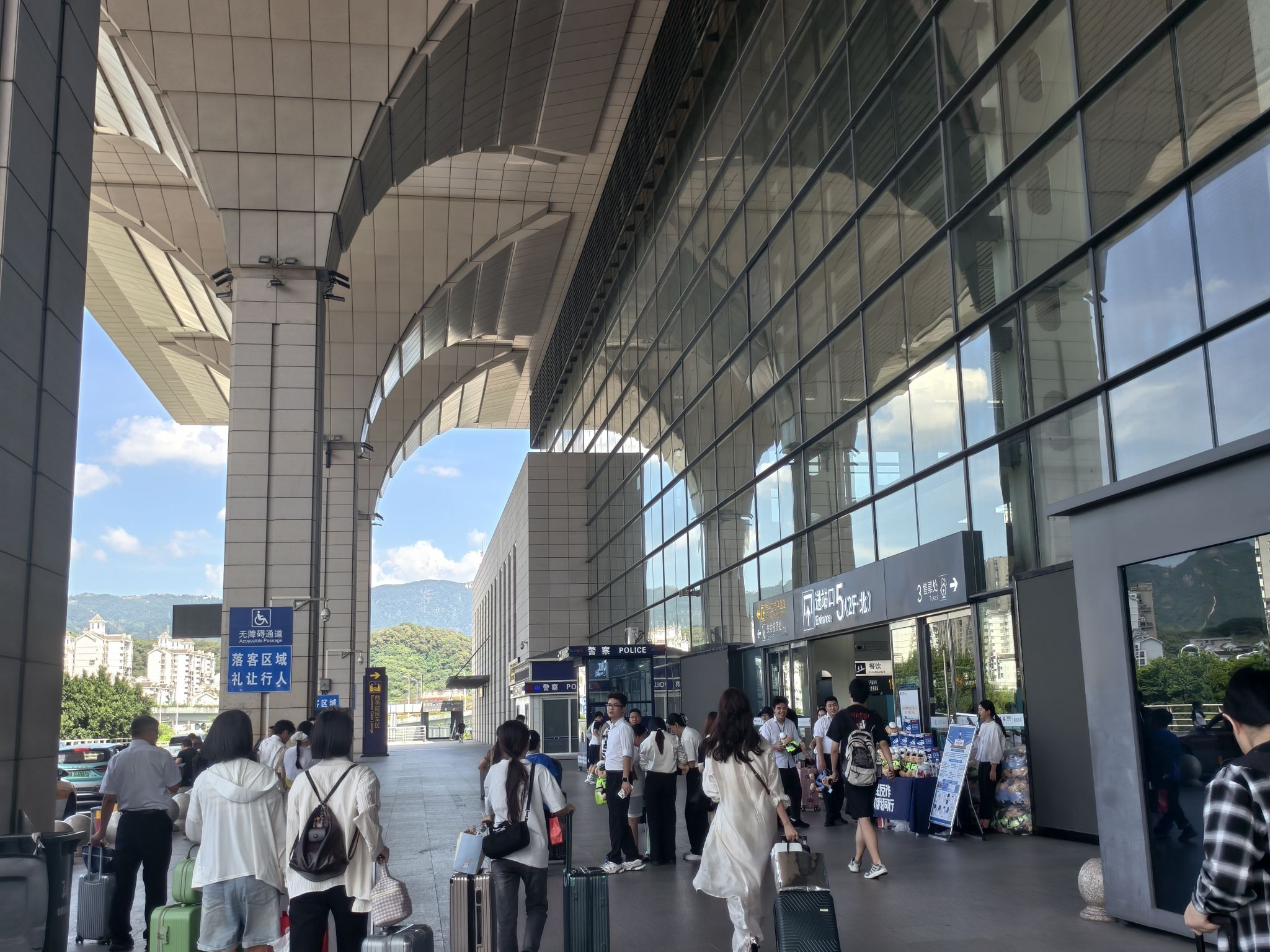 福州站(2层北进站口)