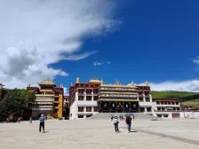 理塘东城门旅行图片 1