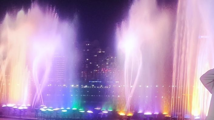 漂浮式音乐喷泉旅行图片 1