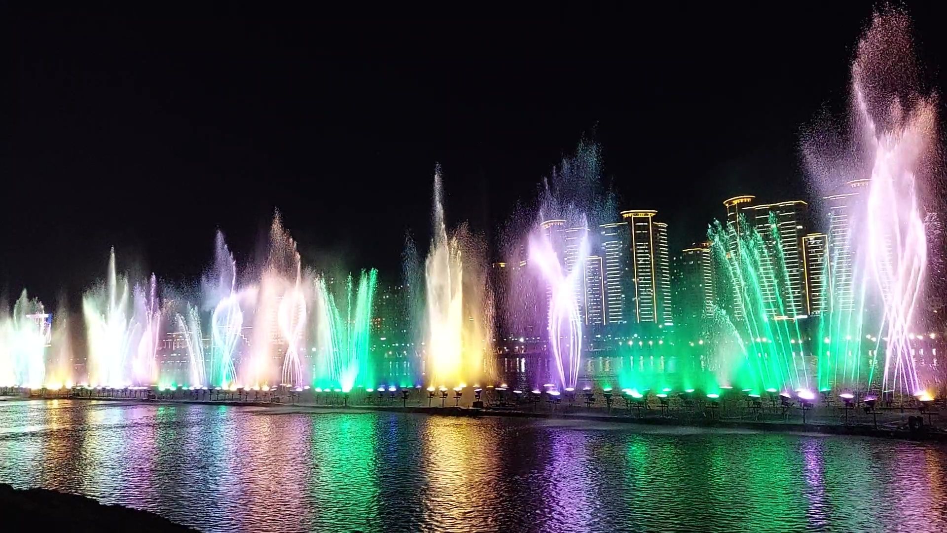 漂浮式音乐喷泉旅行图片 1