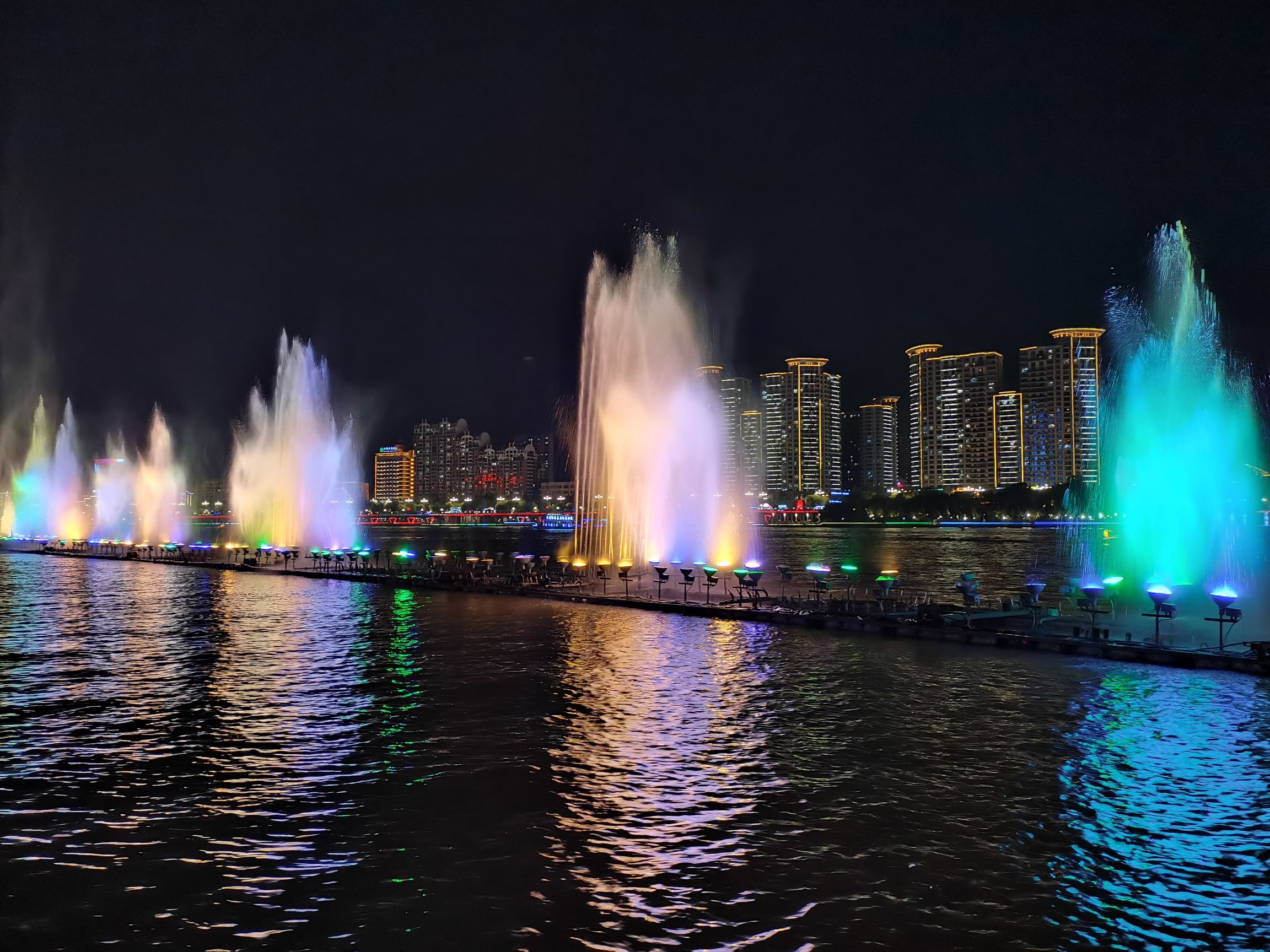 漂浮式音乐喷泉旅行图片 3