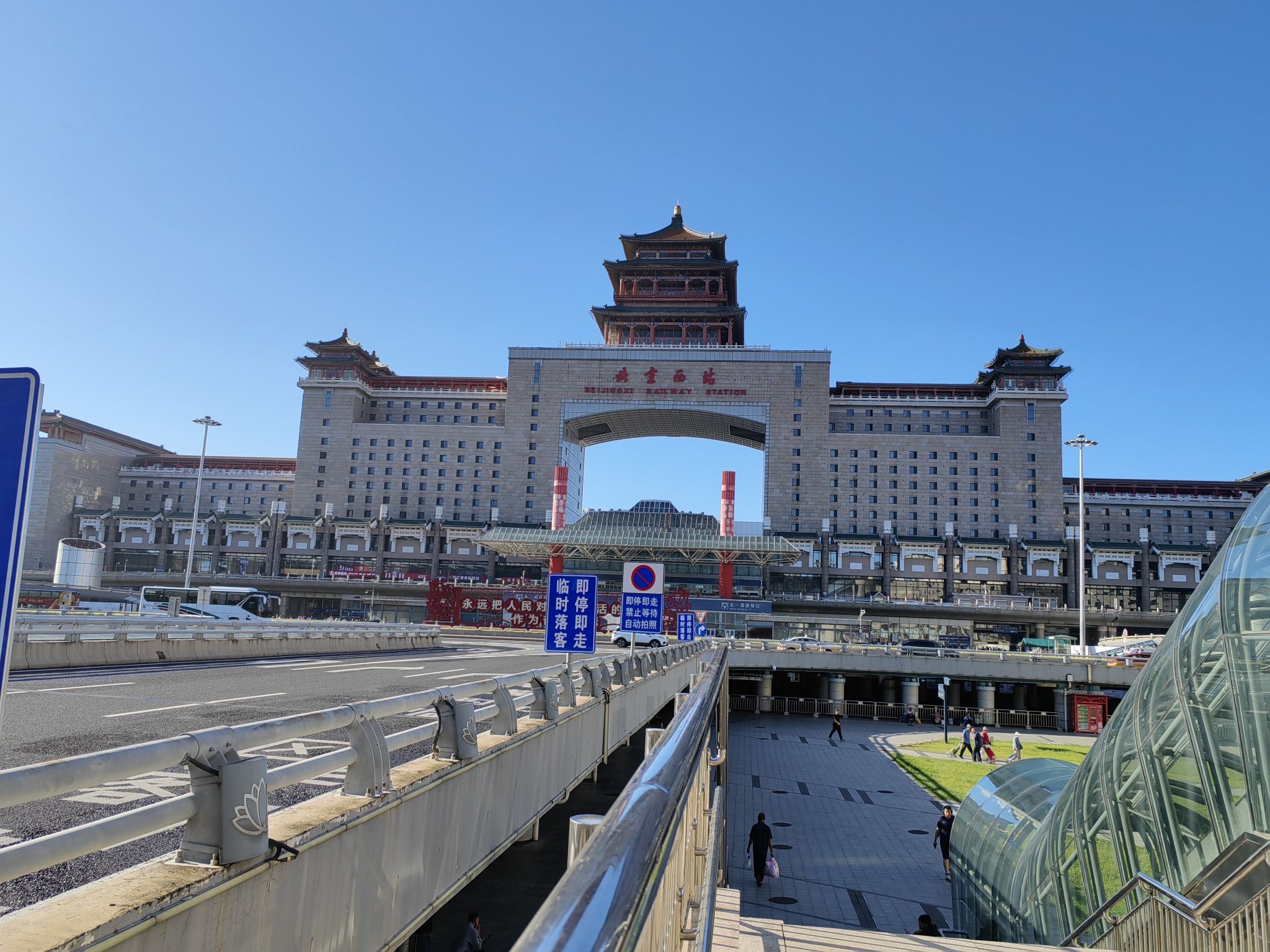 北京西站P1地下停车场