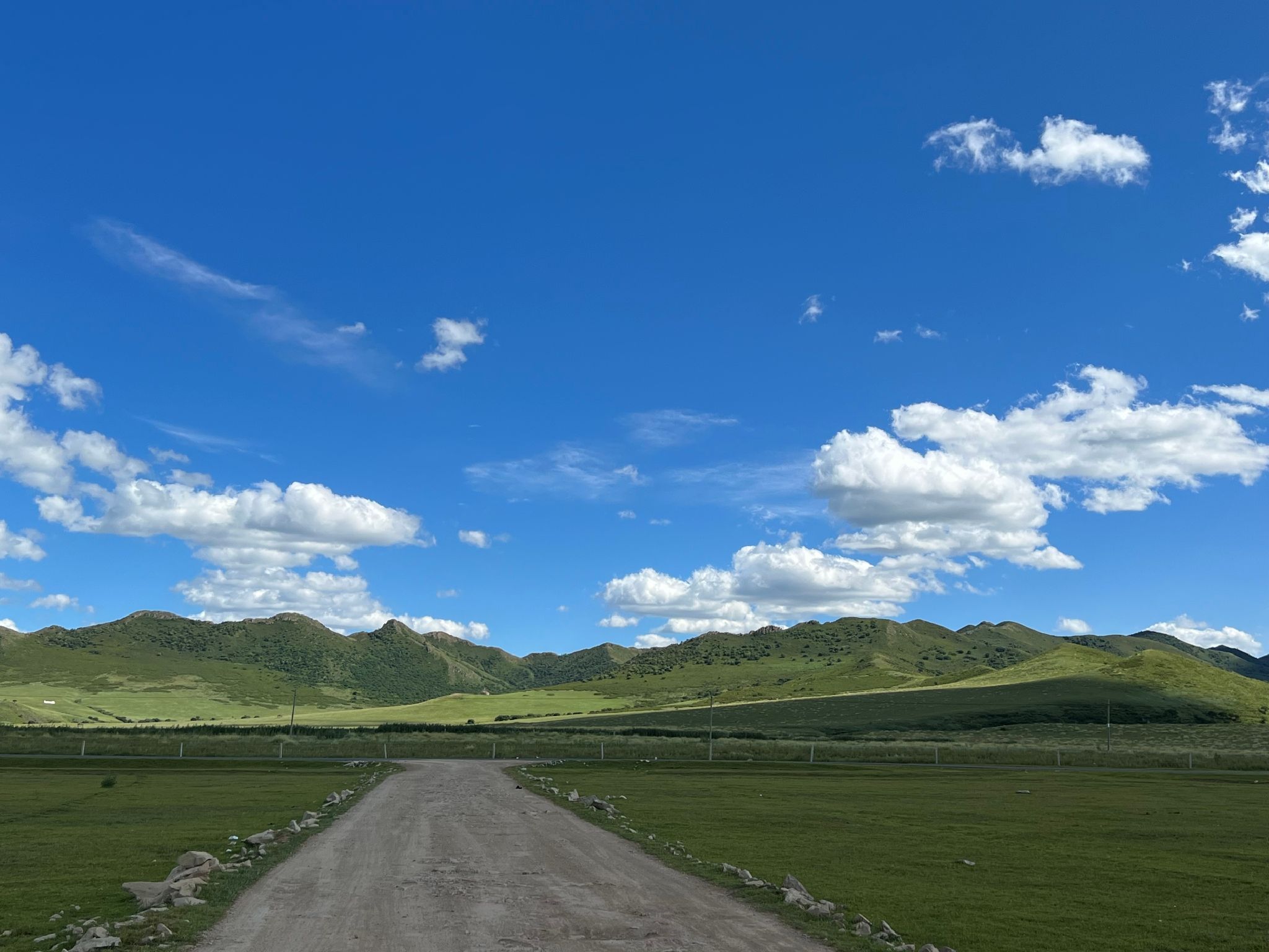 扎鲁特旗军马场山地草原旅游区