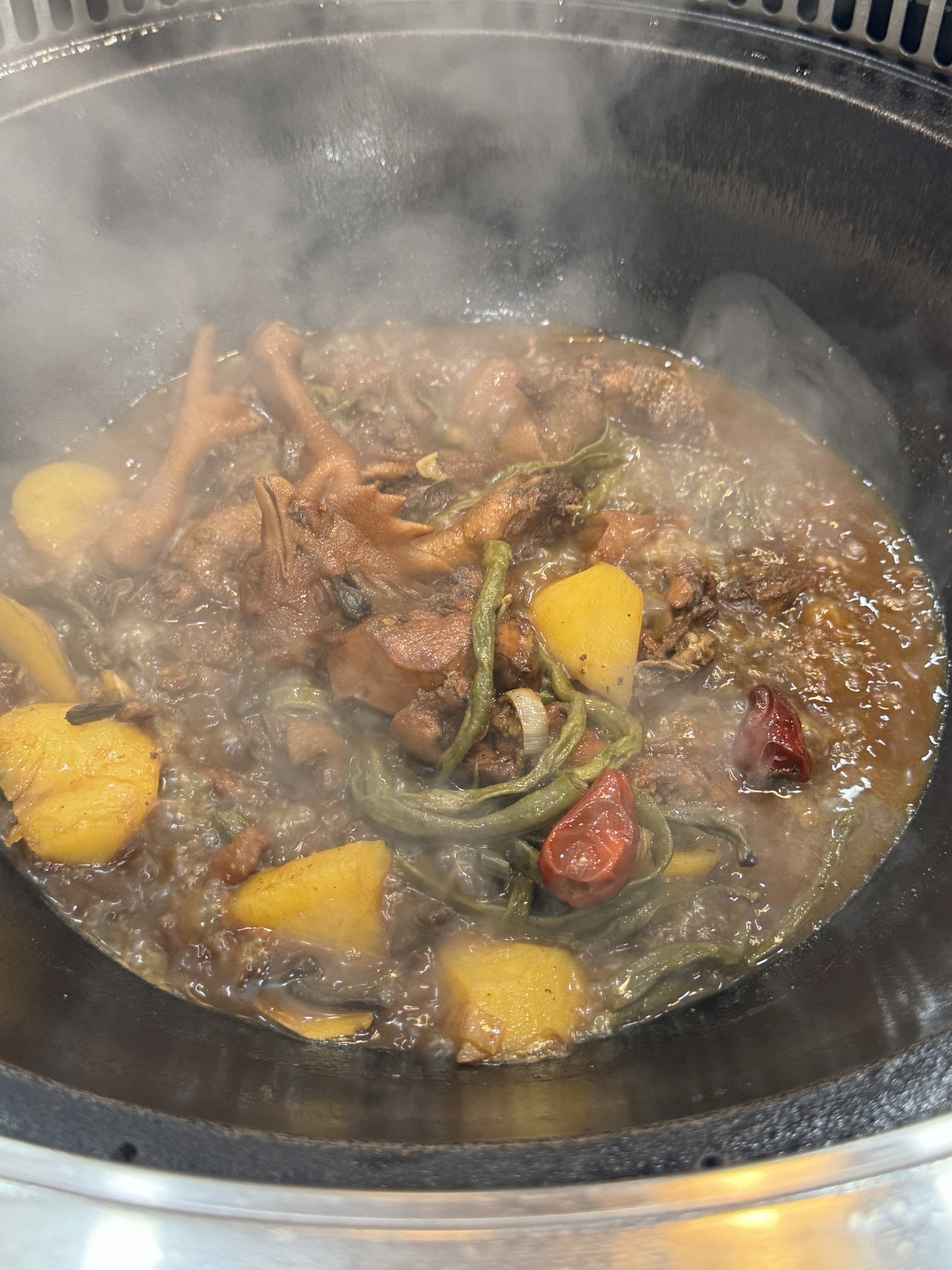 青腾农家菜铁锅炖