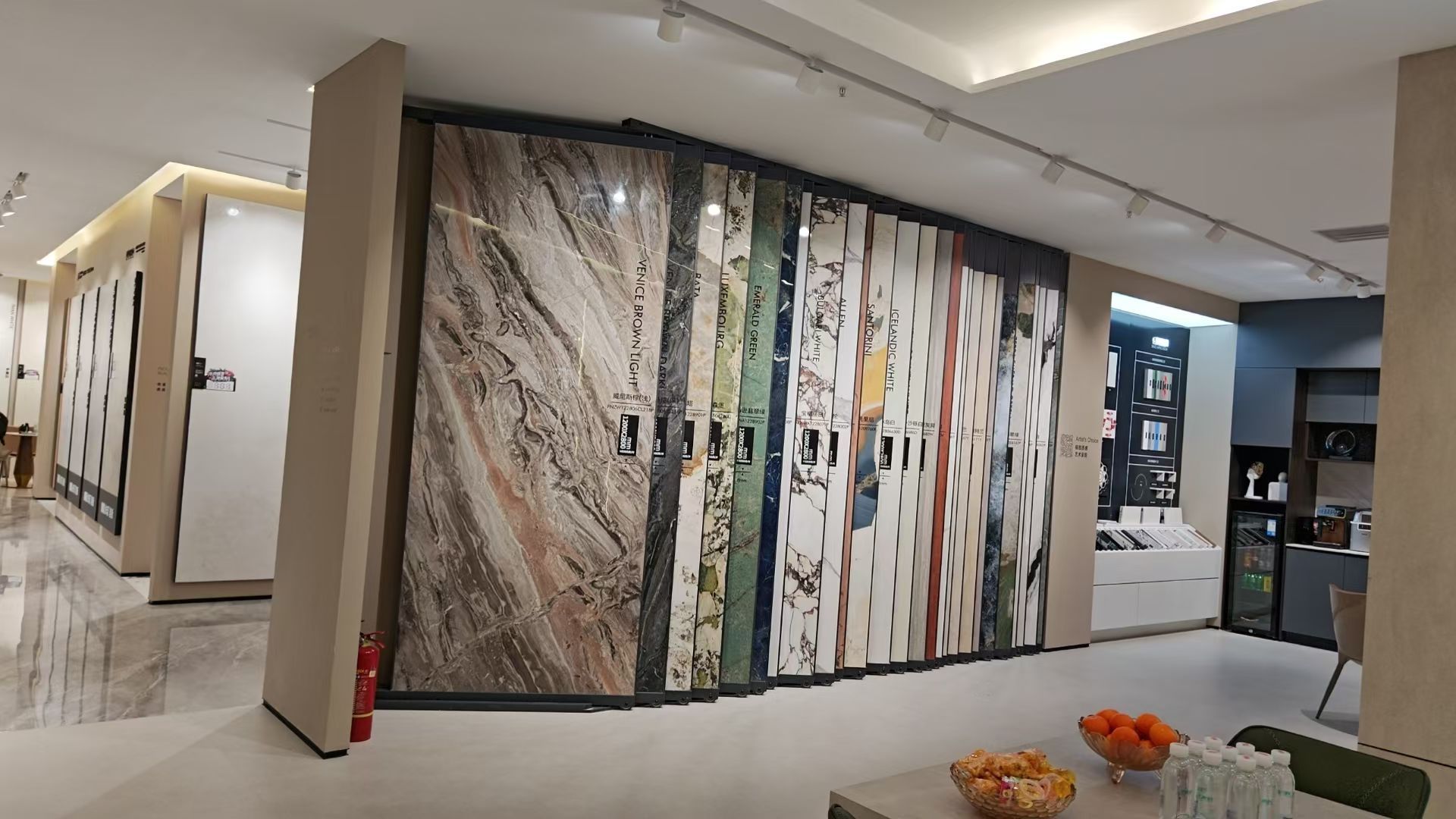 依诺岩板瓷砖(集美家居大红门店)