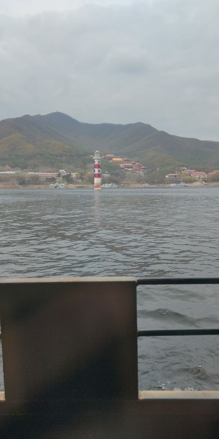 吉林松花湖弥勒寺