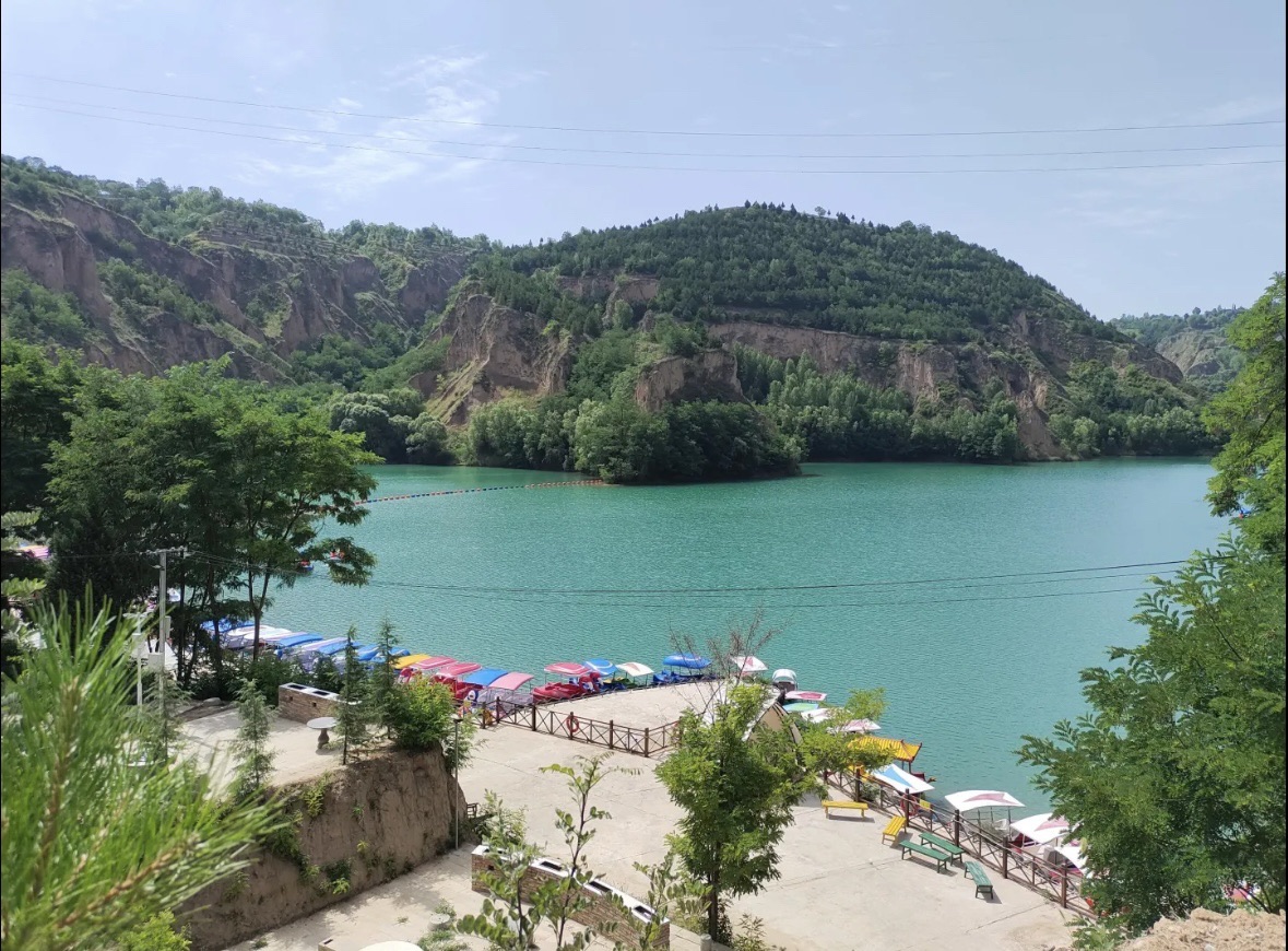 翟池度假旅游山庄