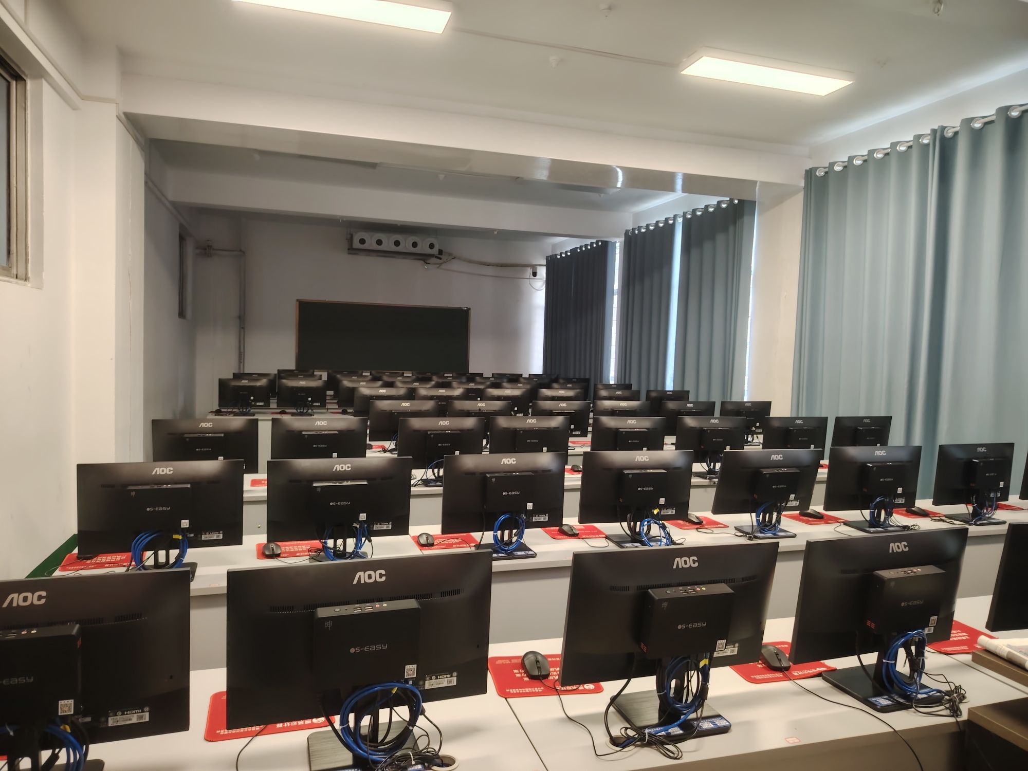 南阳文化艺术学校