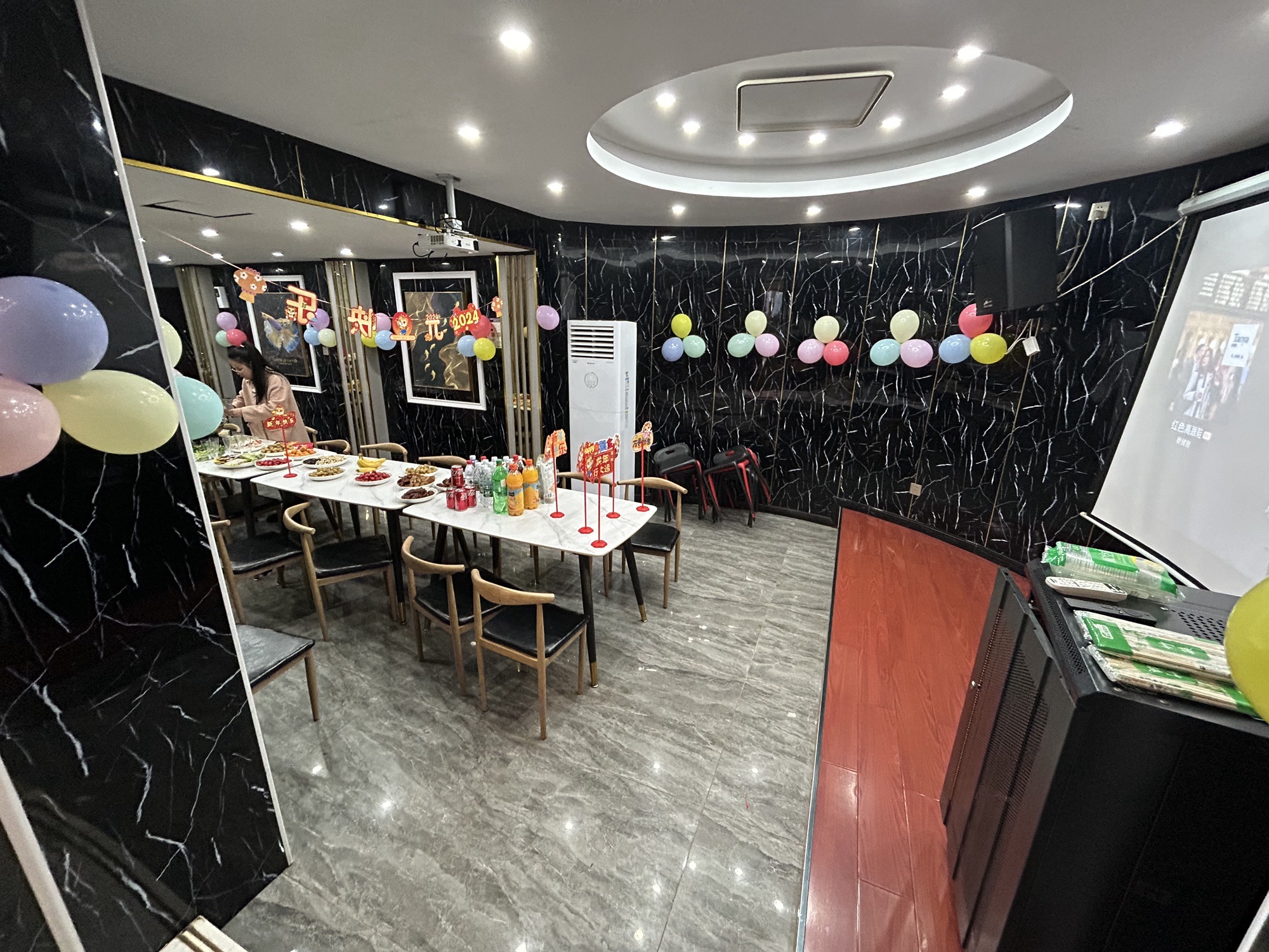 场地封面-威廉古堡别墅轰趴·团建年会·活动策划(武汉东湖2店)