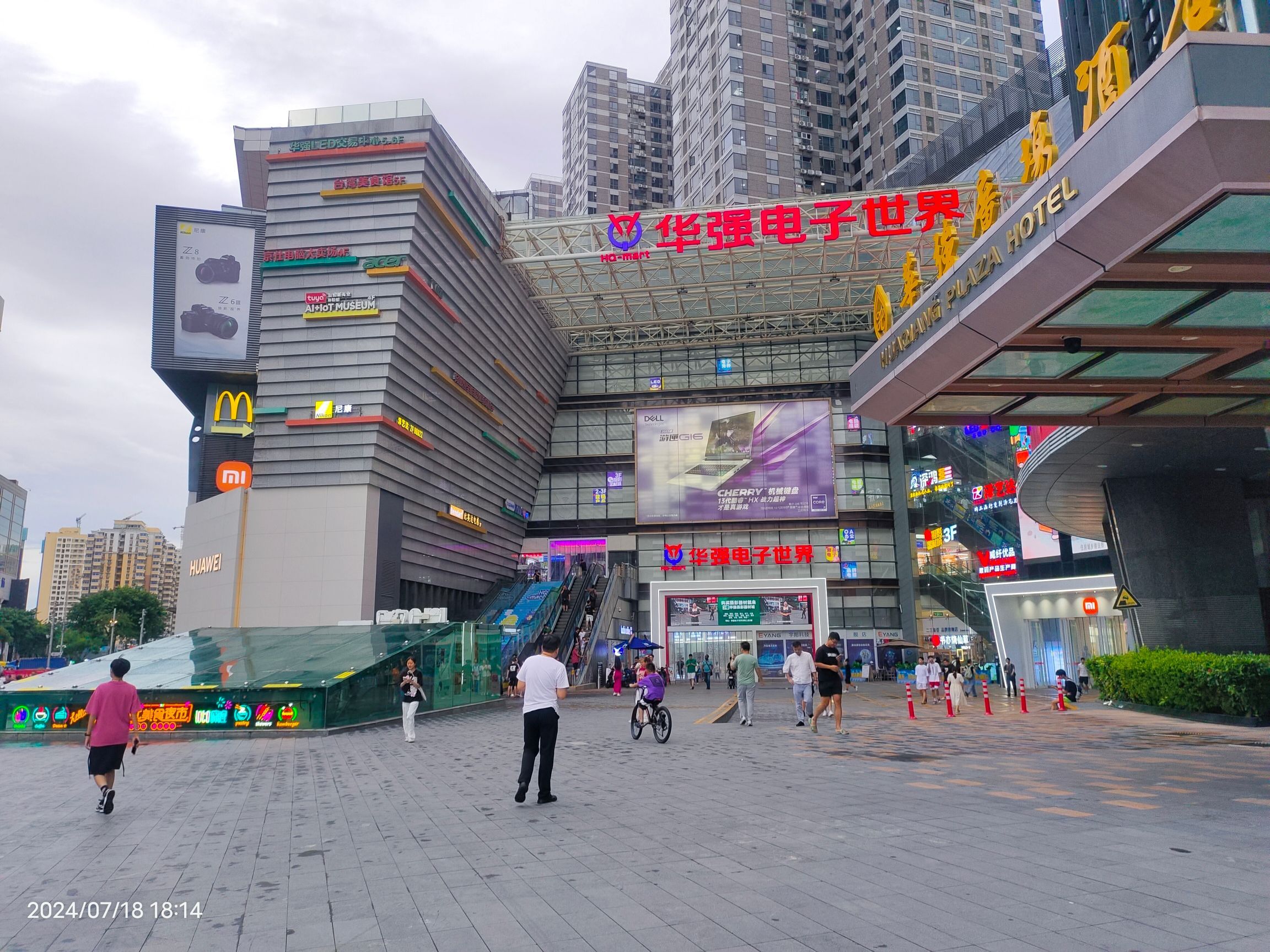 华强北电子世界都会100市场