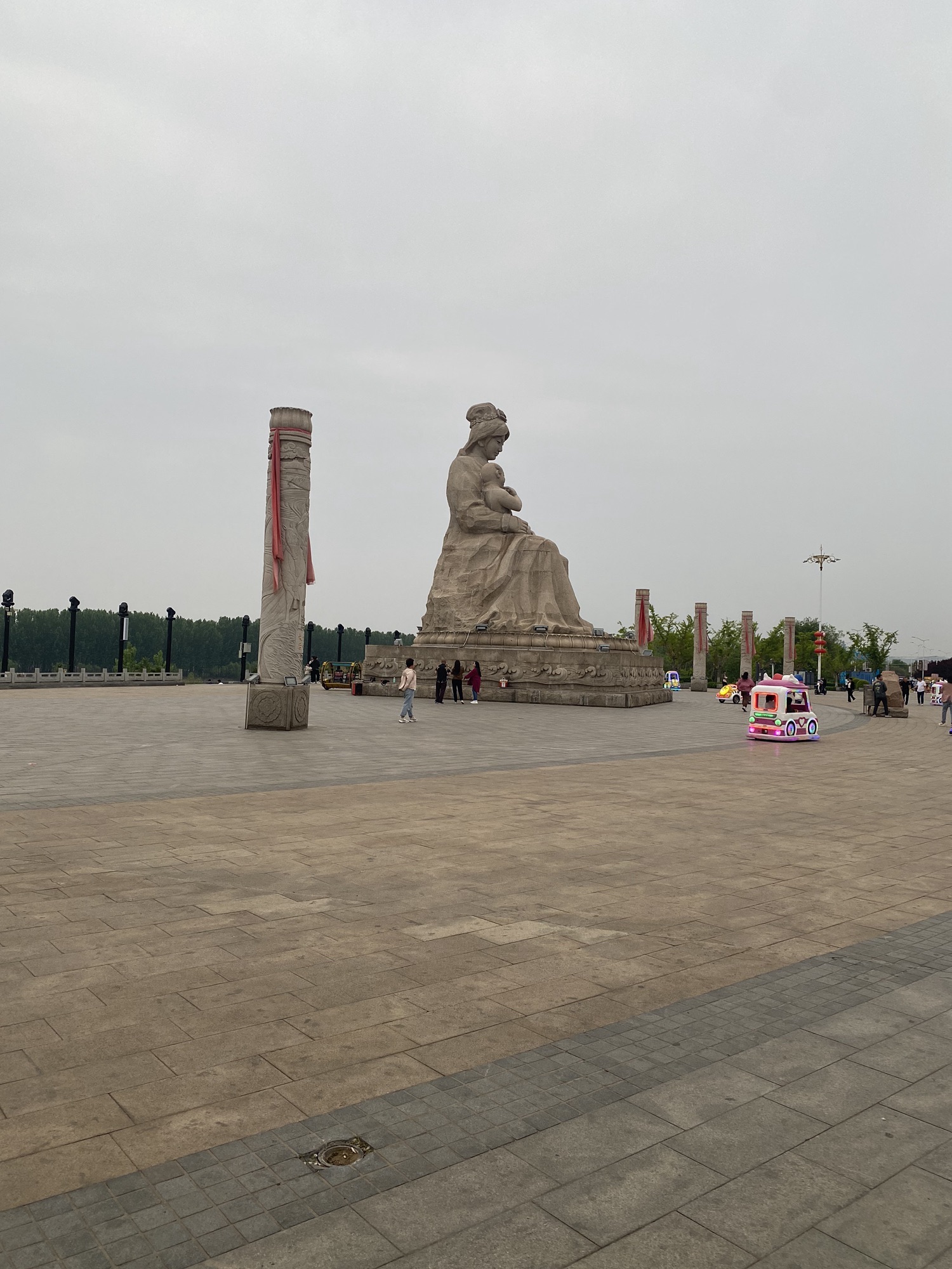 滦河母亲广场旅行图片 3