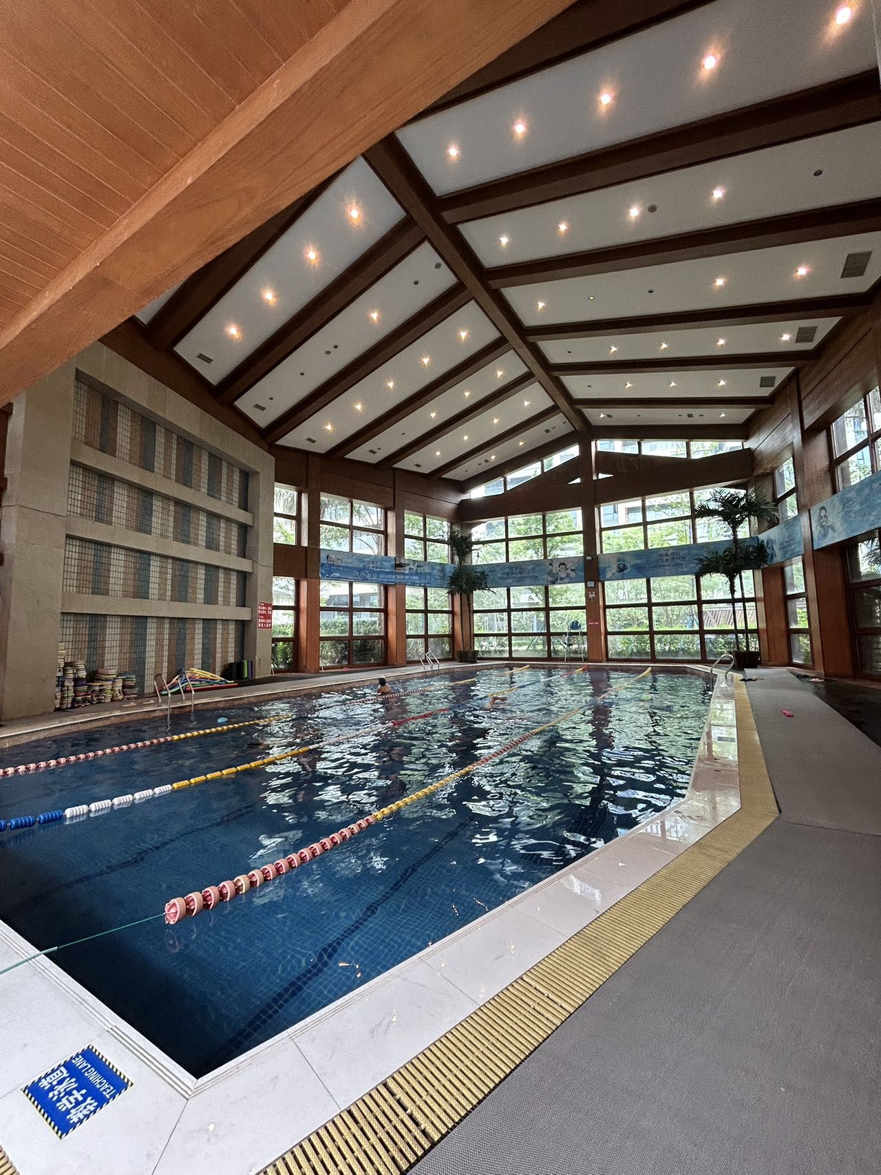 场地封面-棠湖泊林城恒温游泳馆