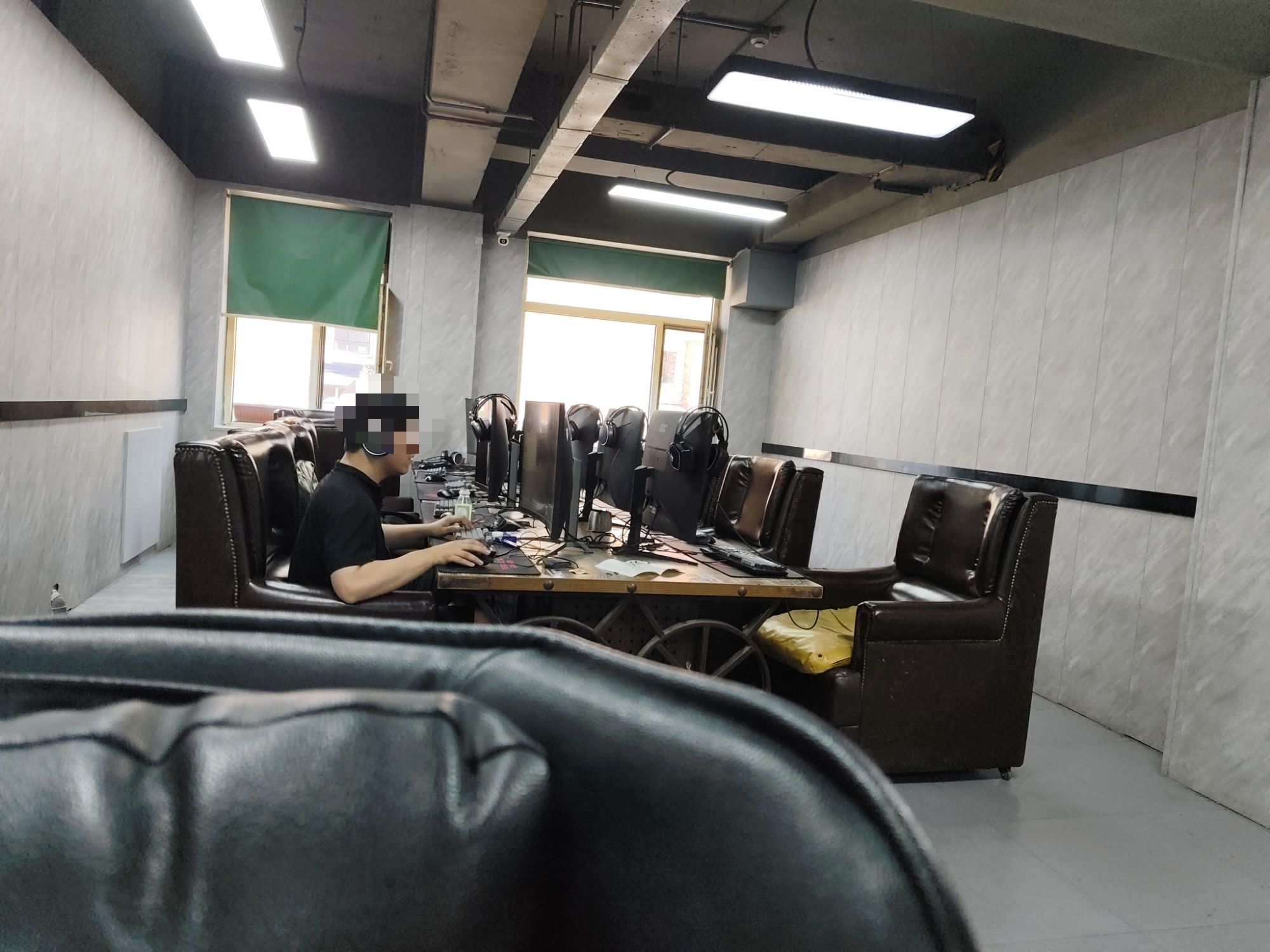 e乐网络会所(长白万巷商业步行街店)