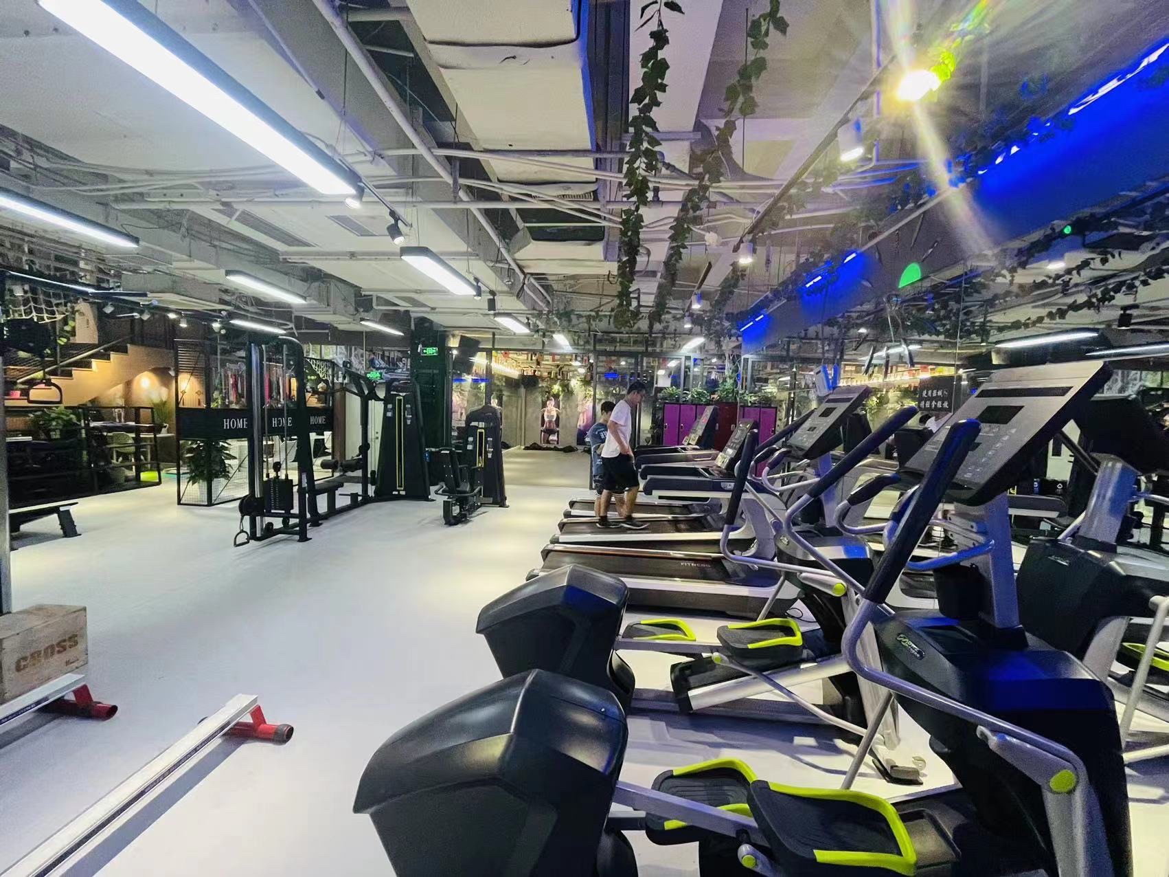 场地封面-极限健身私人会馆(中潭路店)