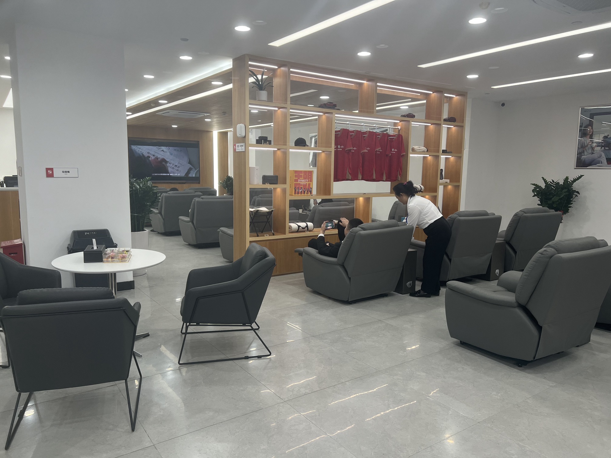 比亚迪汽车王朝网(深圳启鑫4S店)