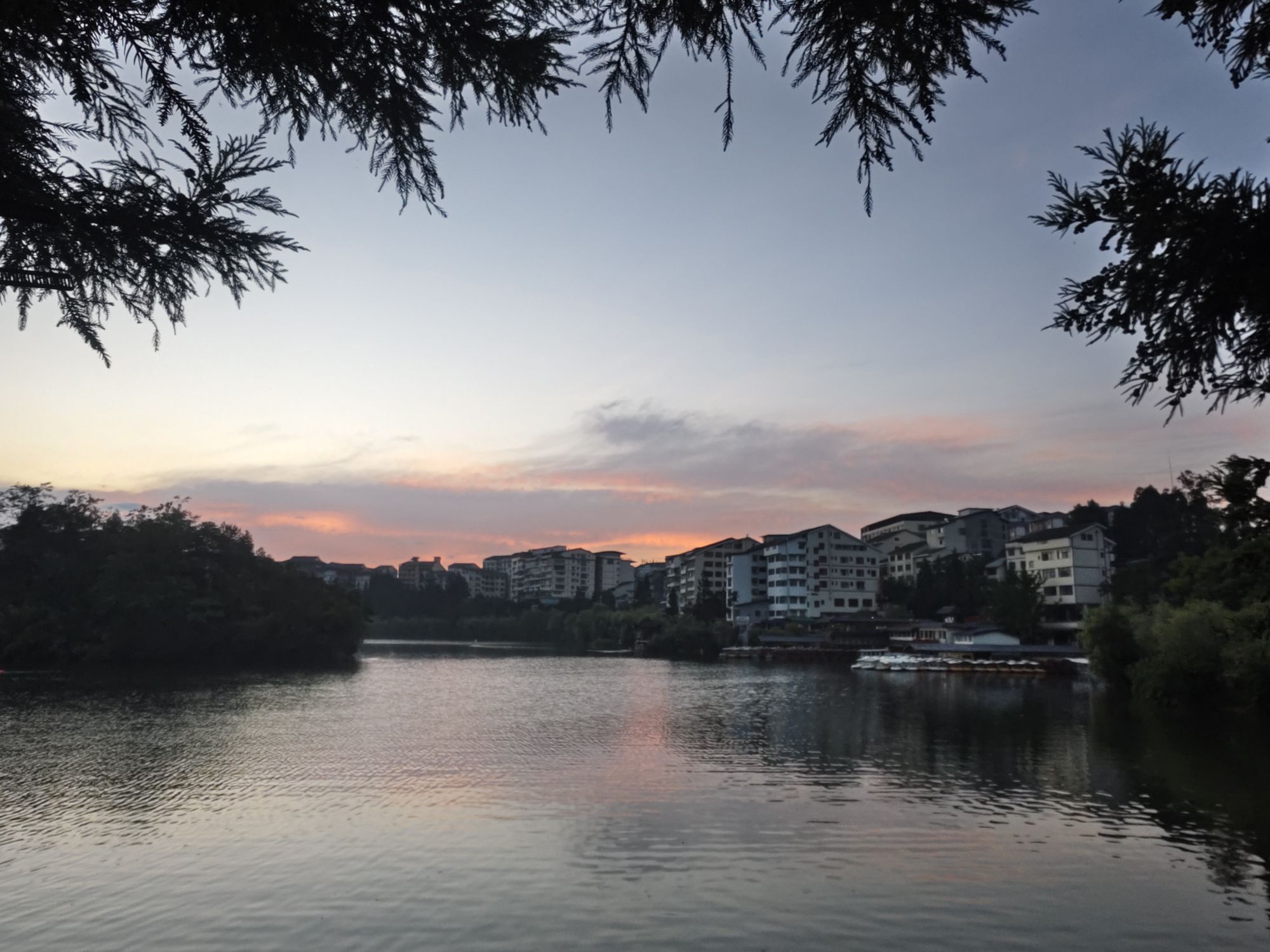 月亮湖景区旅行图片 3