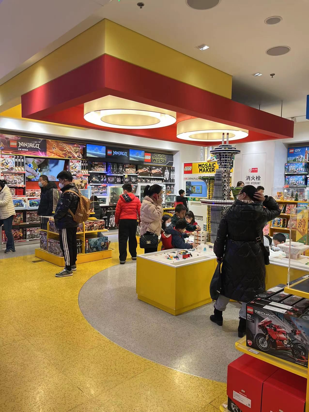 LEGO乐高(南京路步行街店)