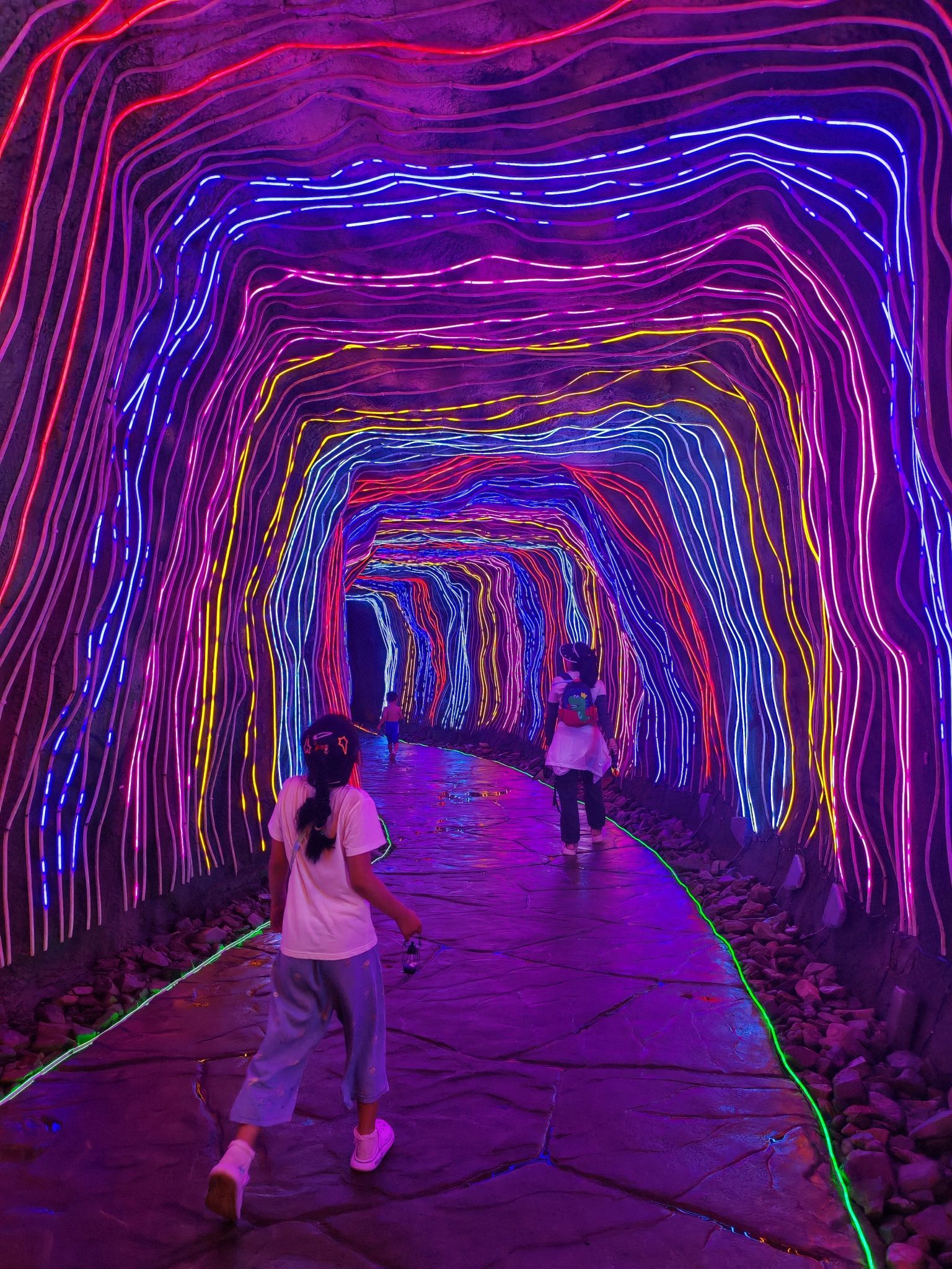 萤火虫水洞旅行图片 3