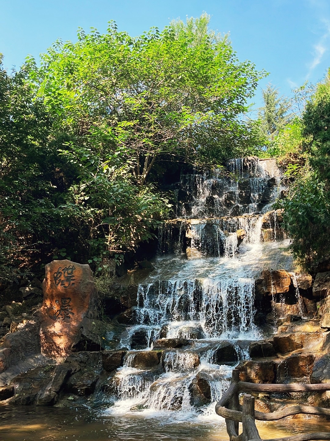 萤火虫水洞旅行图片 2