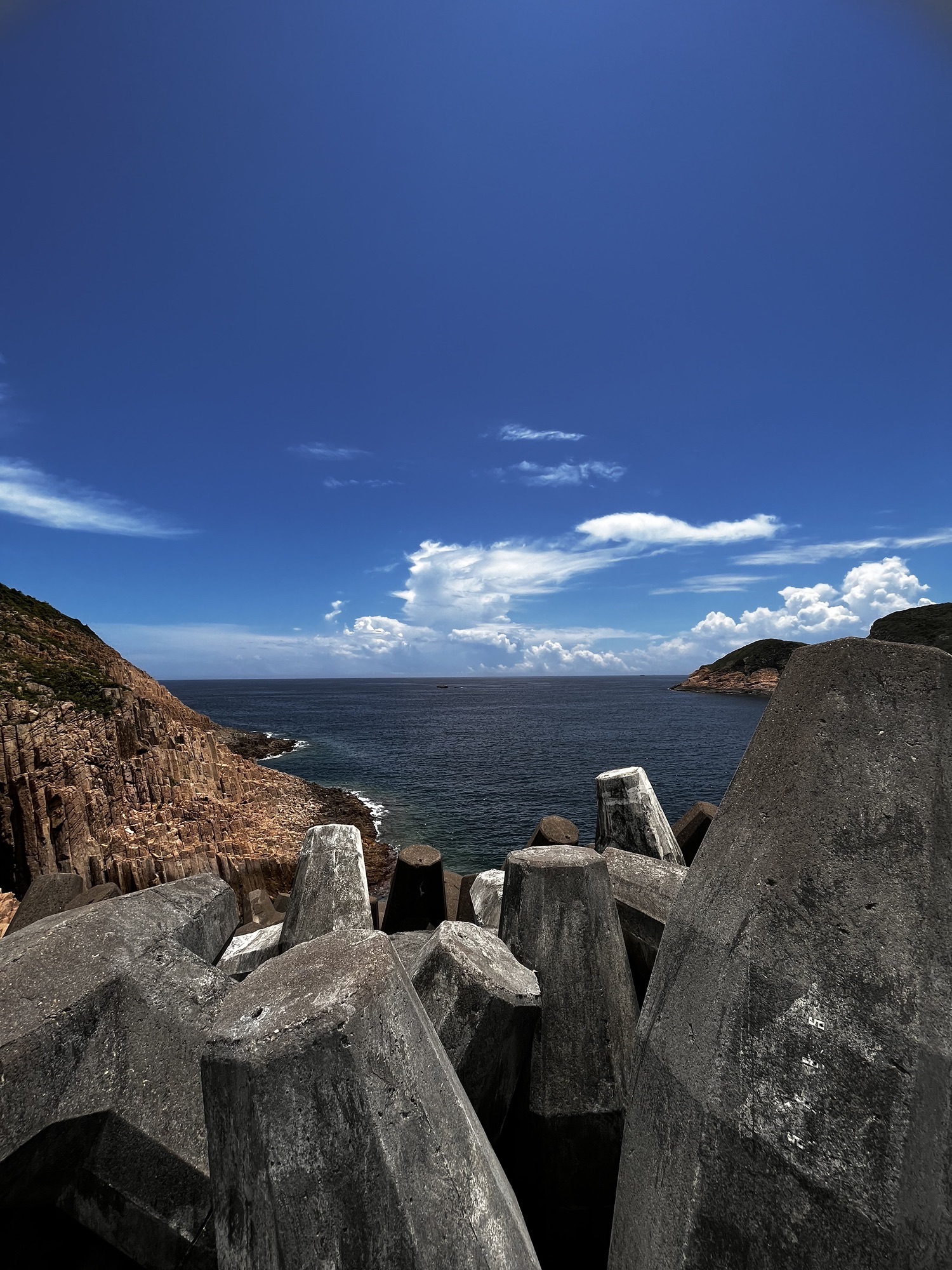 万宜水库-锚形石堤