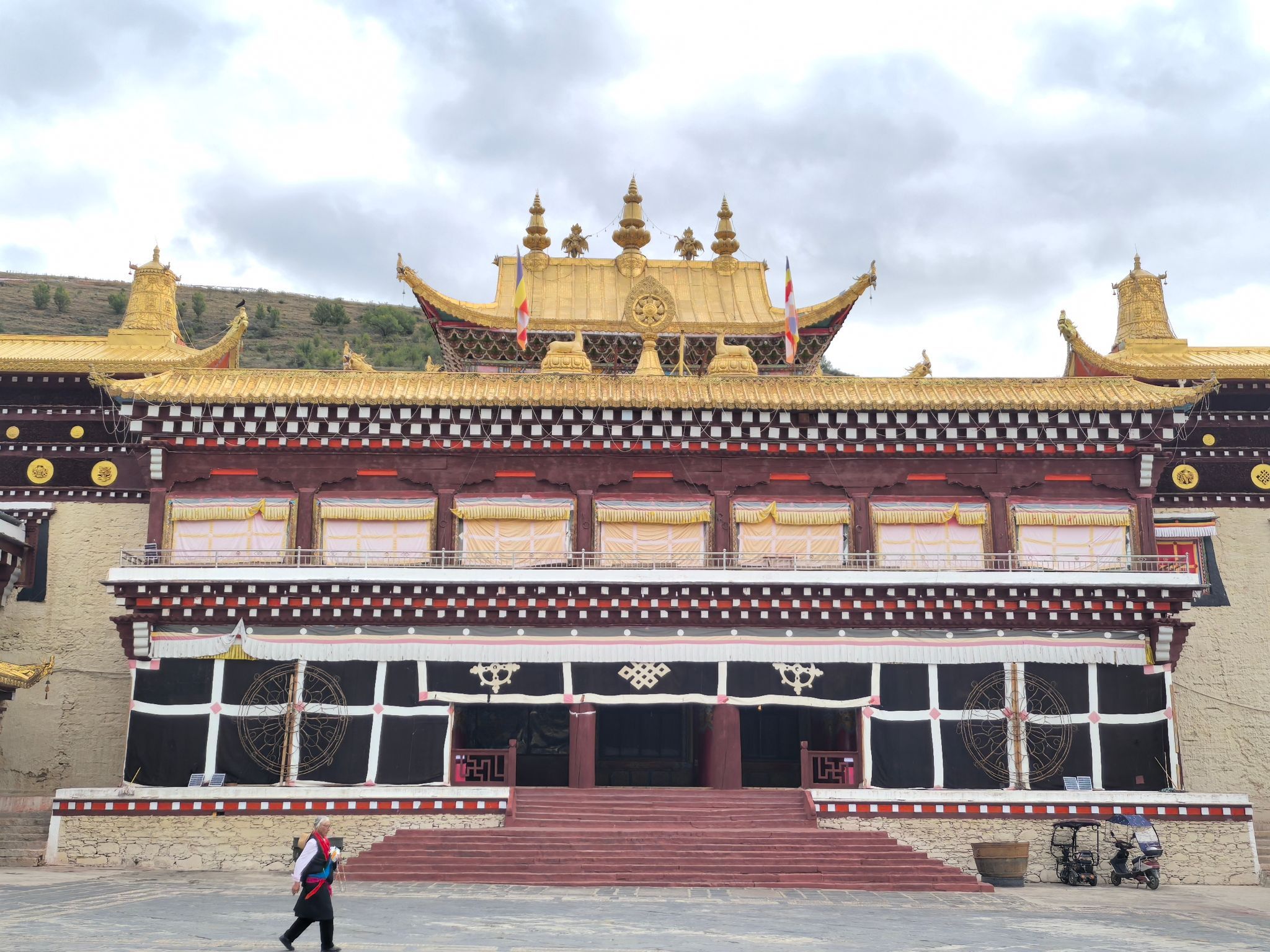 灵雀寺实景照片