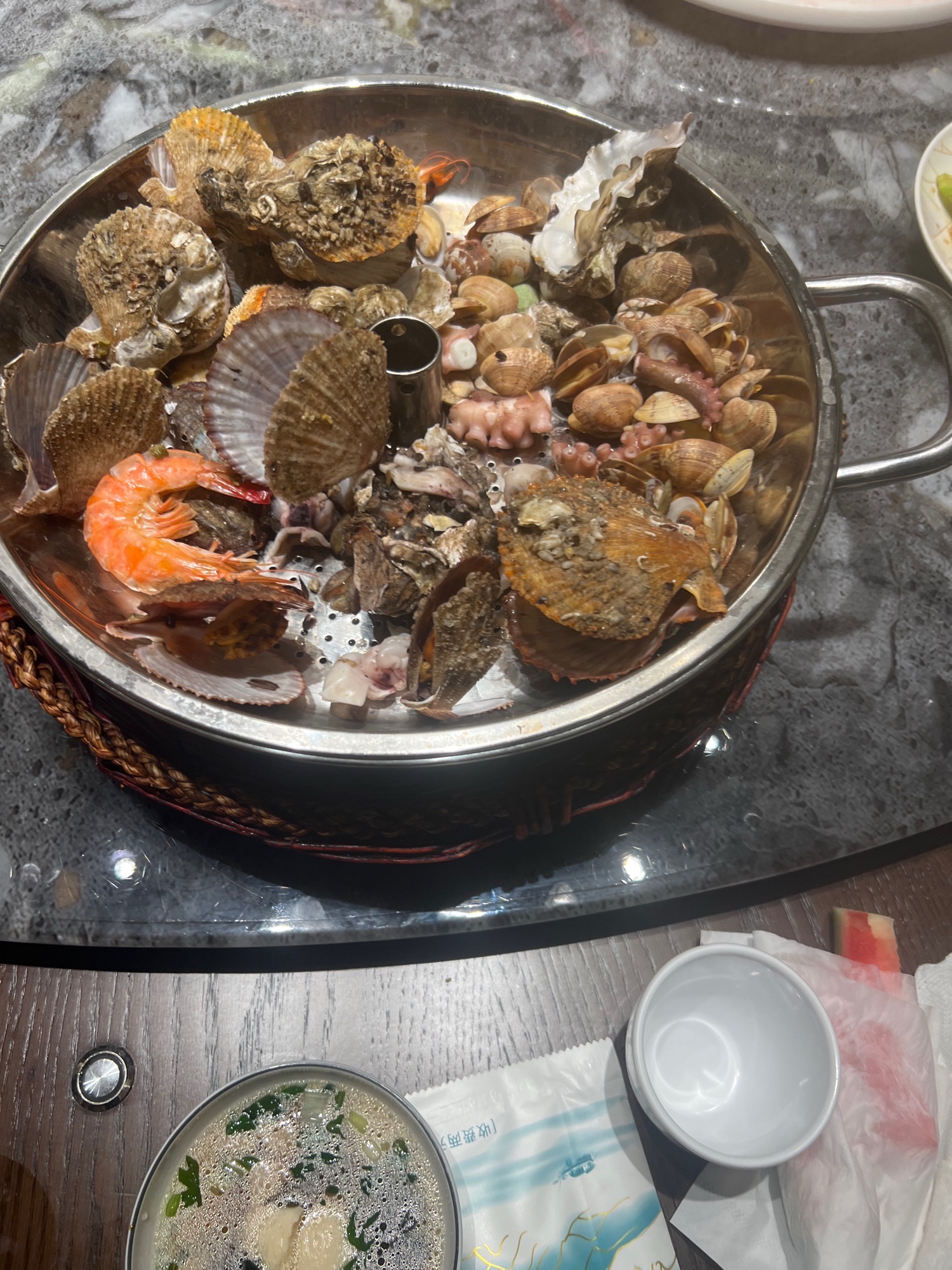 赶海海鲜餐厅-威海菜-蒸汽海鲜锅(威海大相框店)