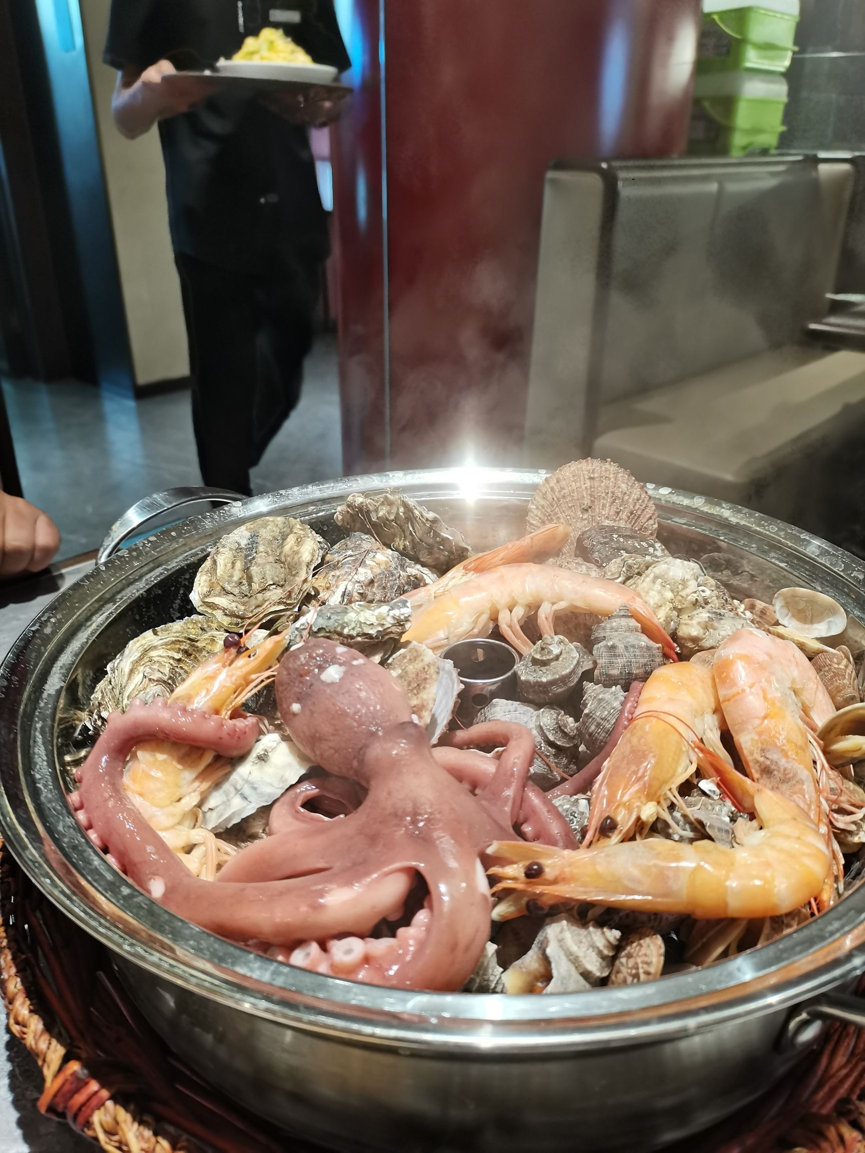 赶海海鲜餐厅-威海菜-蒸汽海鲜锅(威海大相框店)