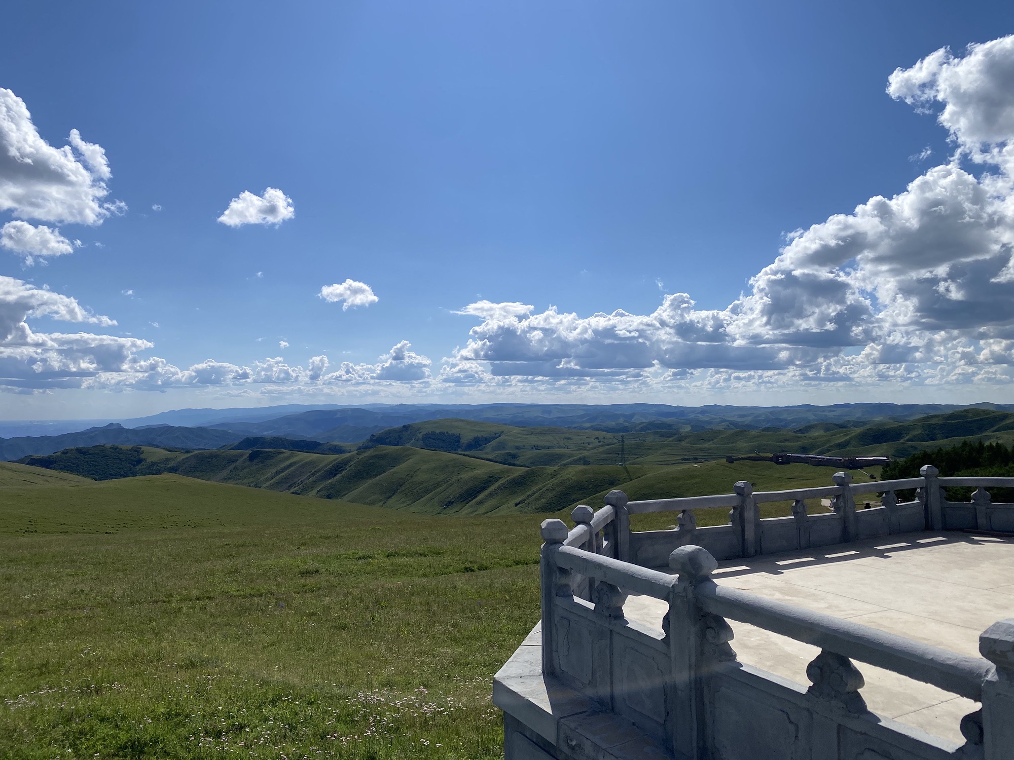圣水梁九龙湾草原旅游区
