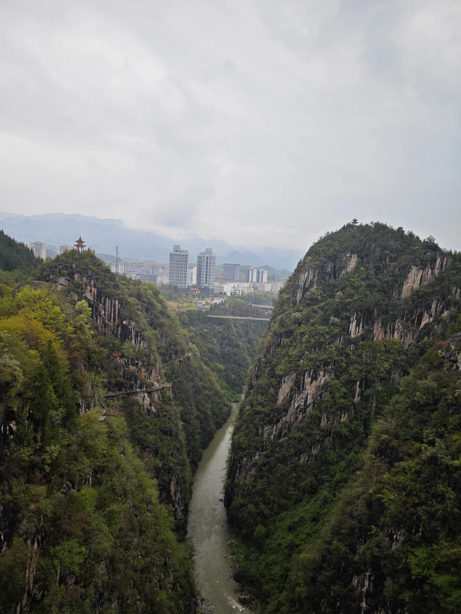 中国黔江城市大峡谷景区旅行图片 2