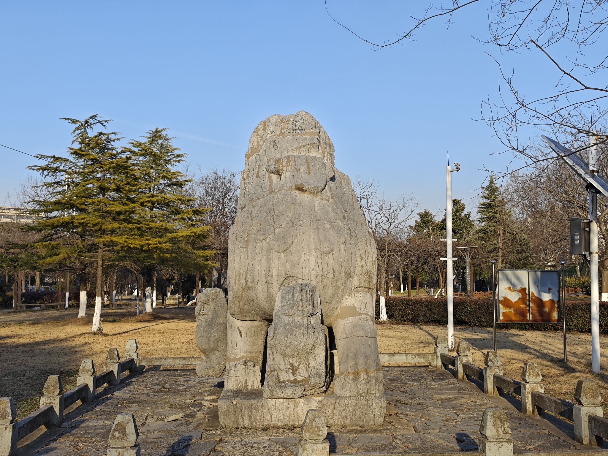 萧憺墓石刻旅行图片 3