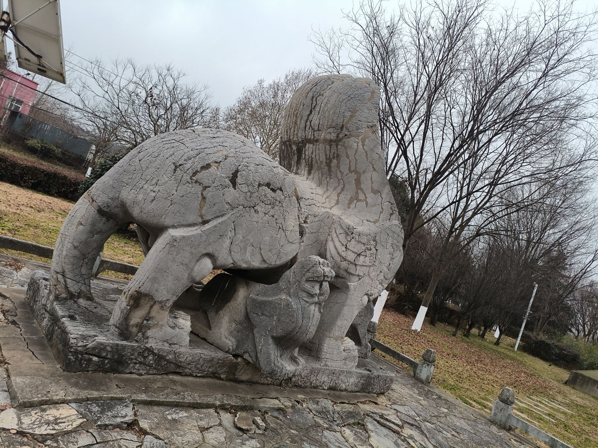 萧憺墓石刻旅行图片 3